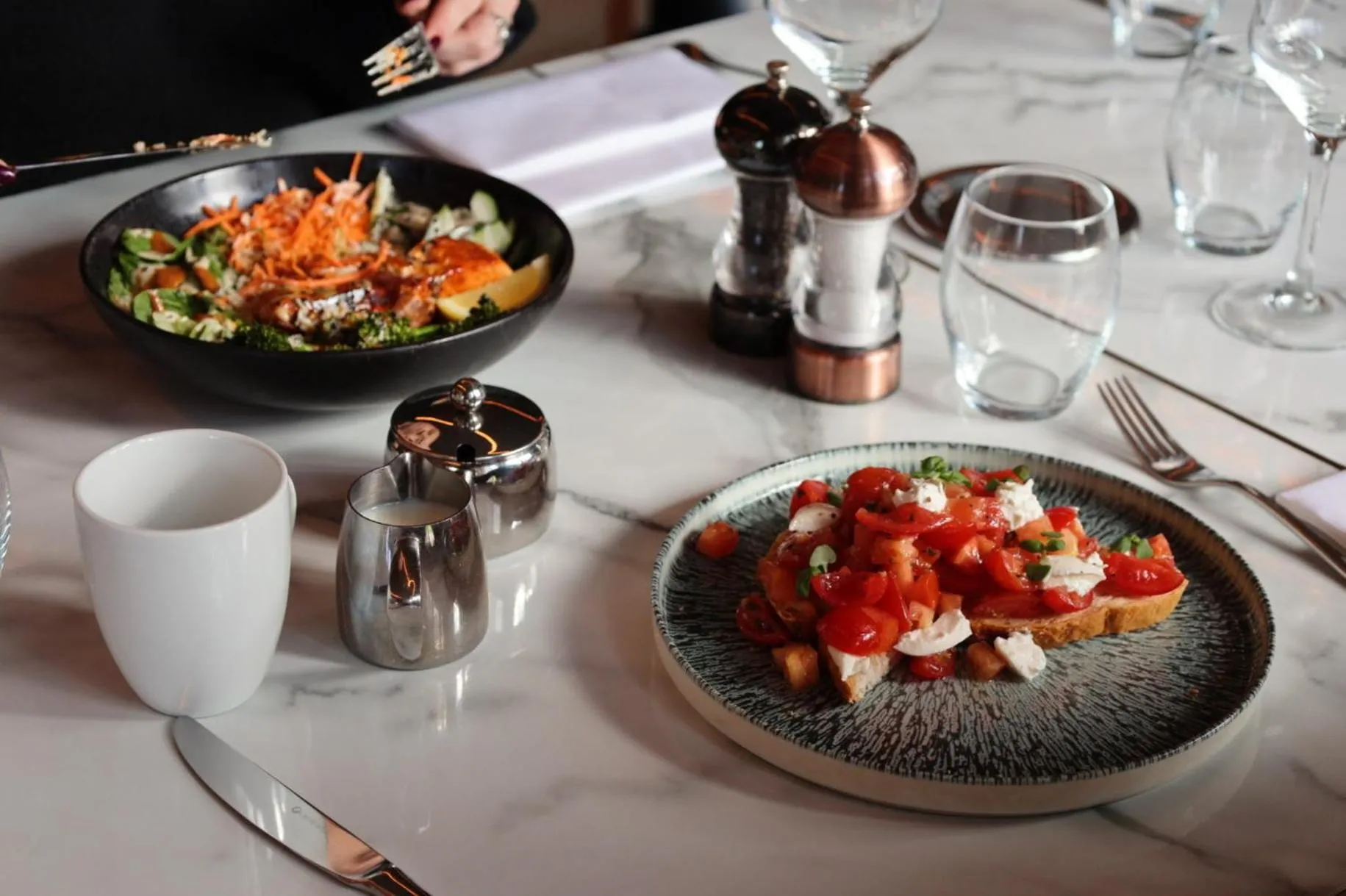 Restaurant/places to eat in voco The Club - Dublin Gateway by IHG