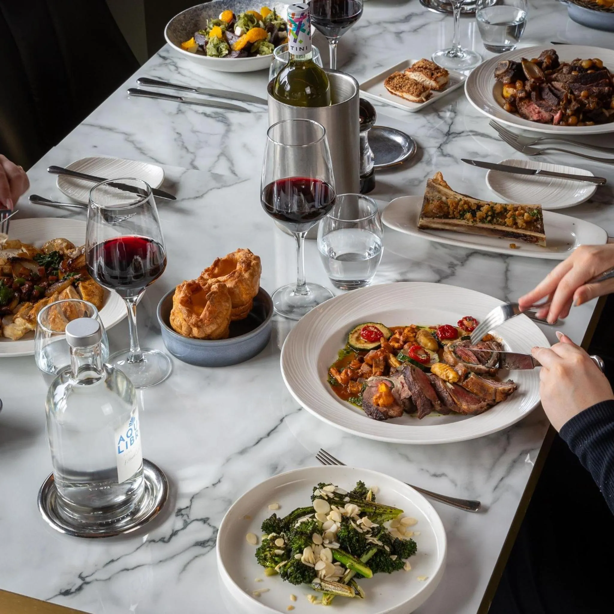 Food and drinks in voco The Club - Dublin Gateway by IHG