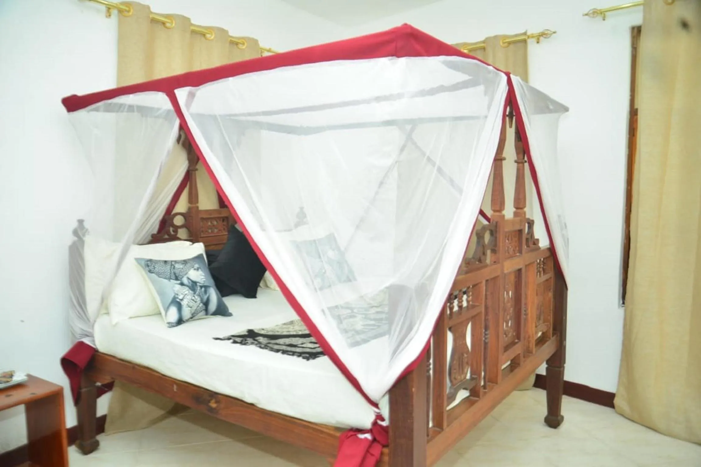 Bed in La Neisha Hotel Zanzibar