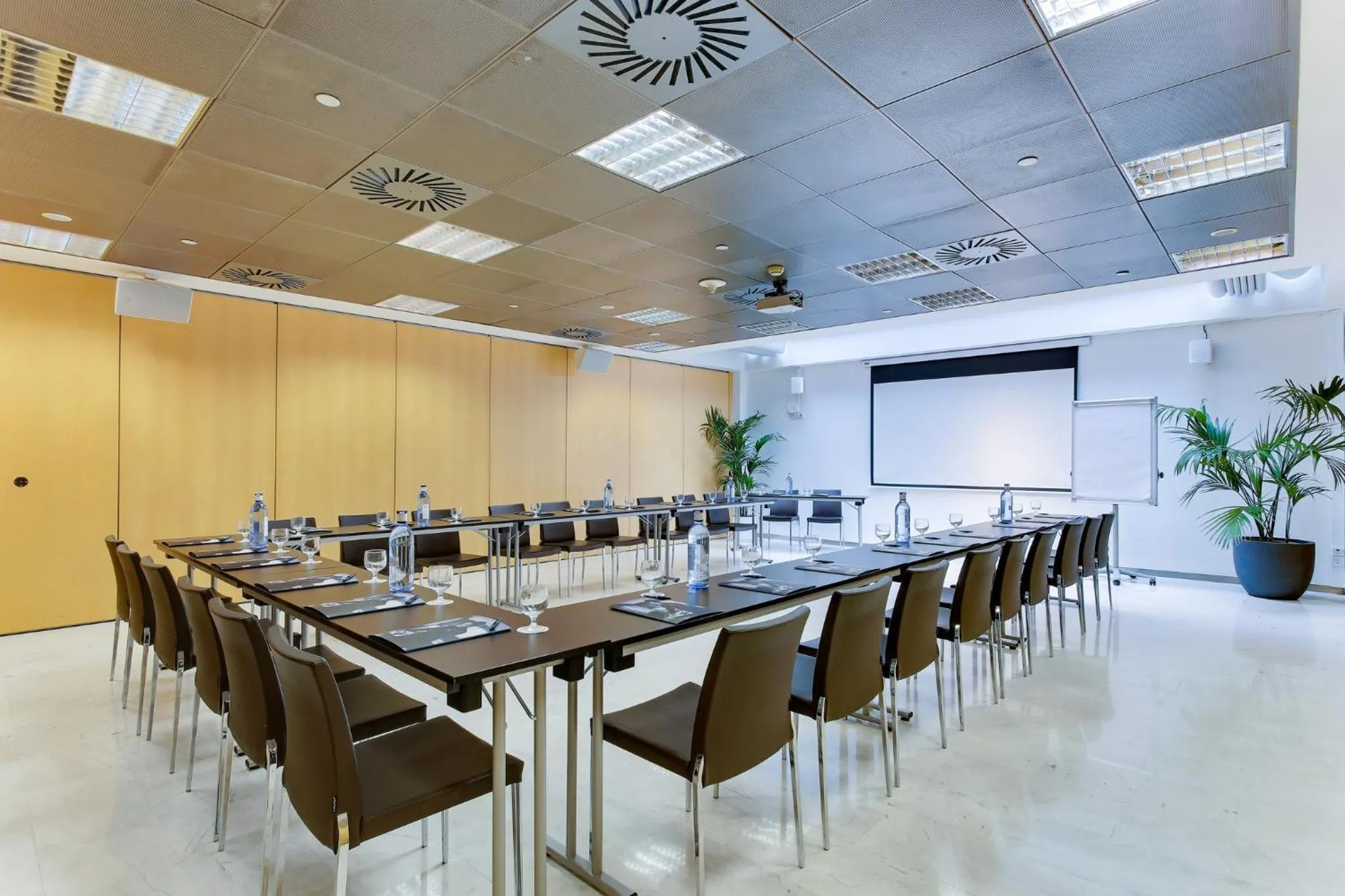 Meeting/conference room in Sercotel Caspe
