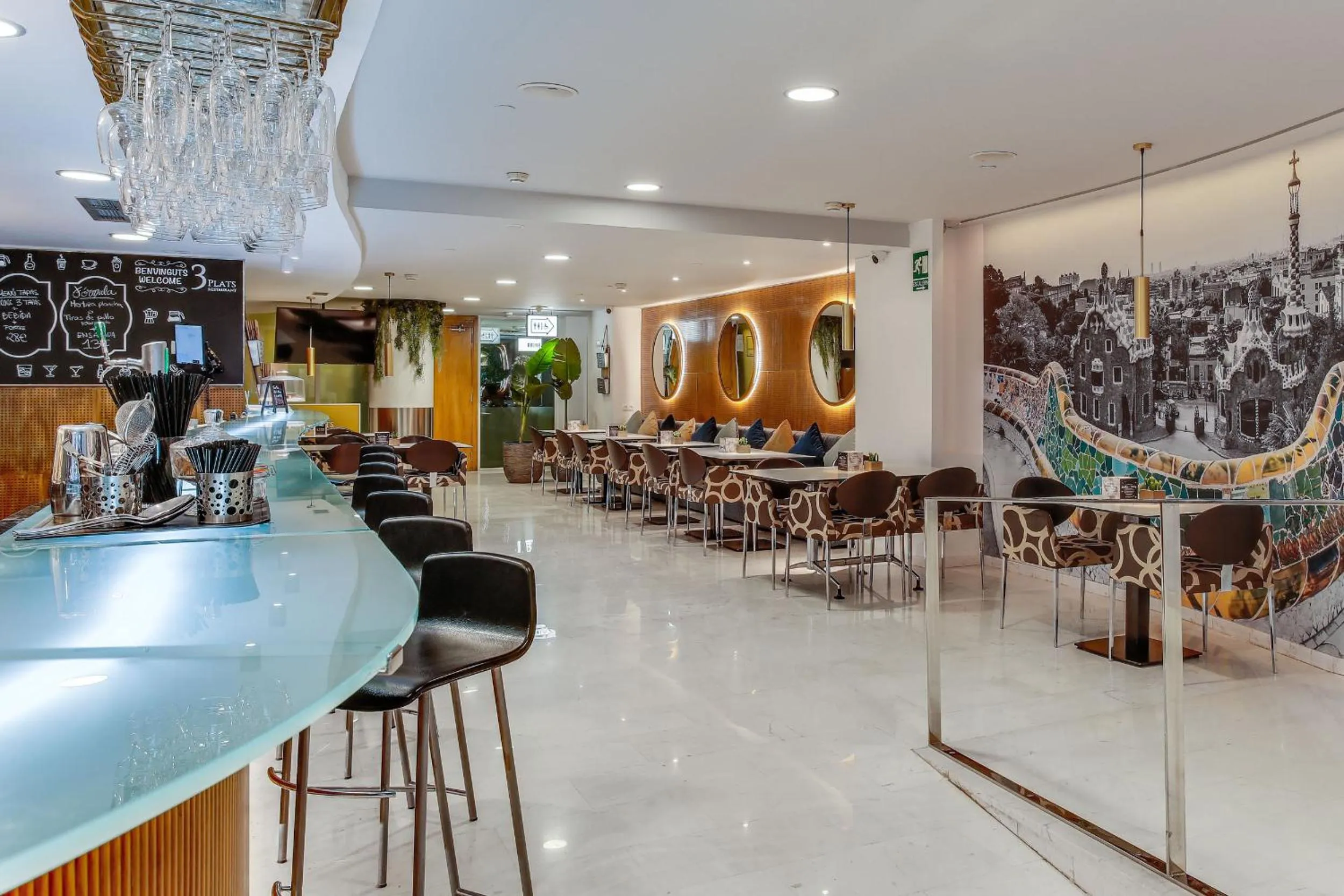 Lounge or bar in Sercotel Caspe
