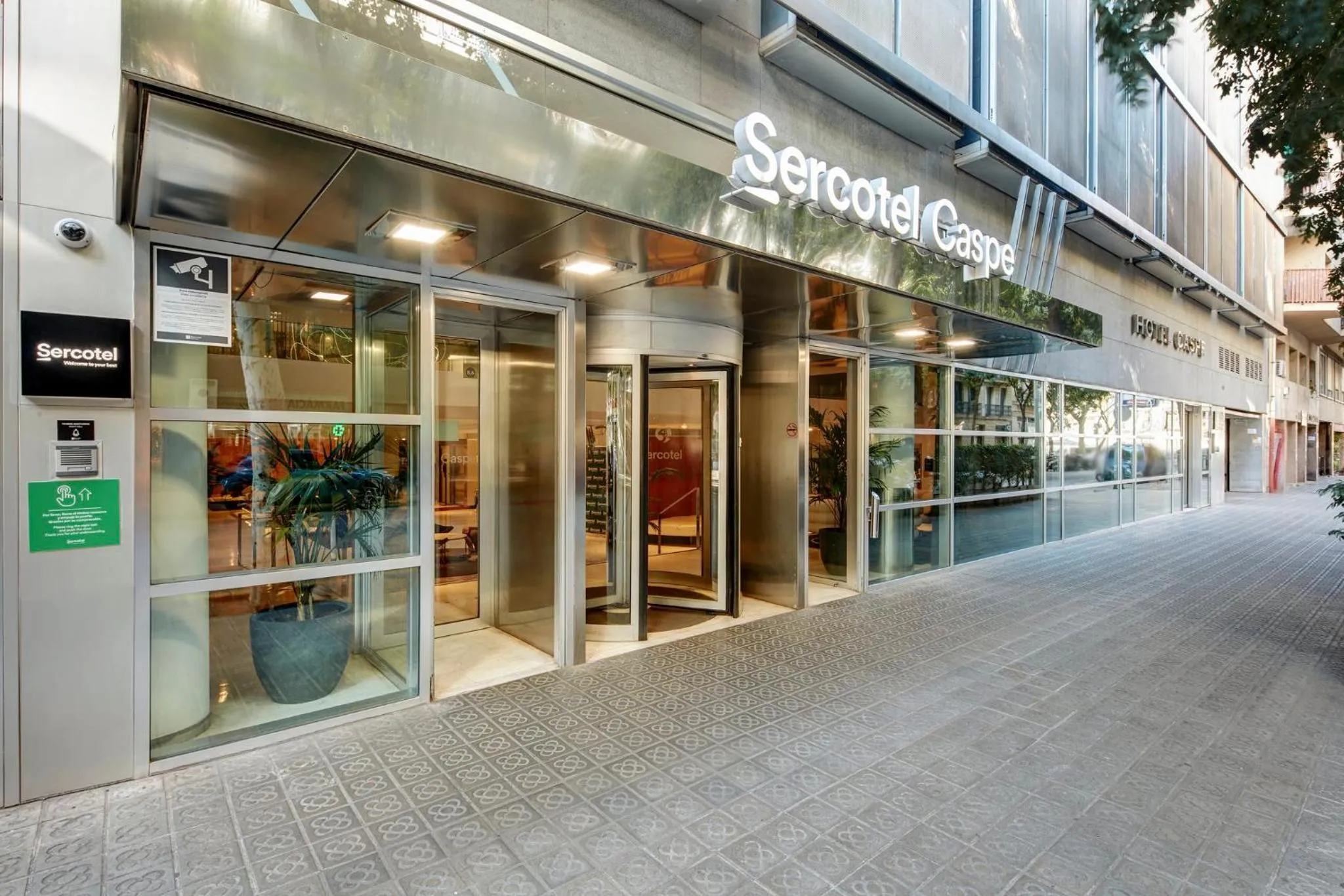 Facade/entrance in Sercotel Caspe