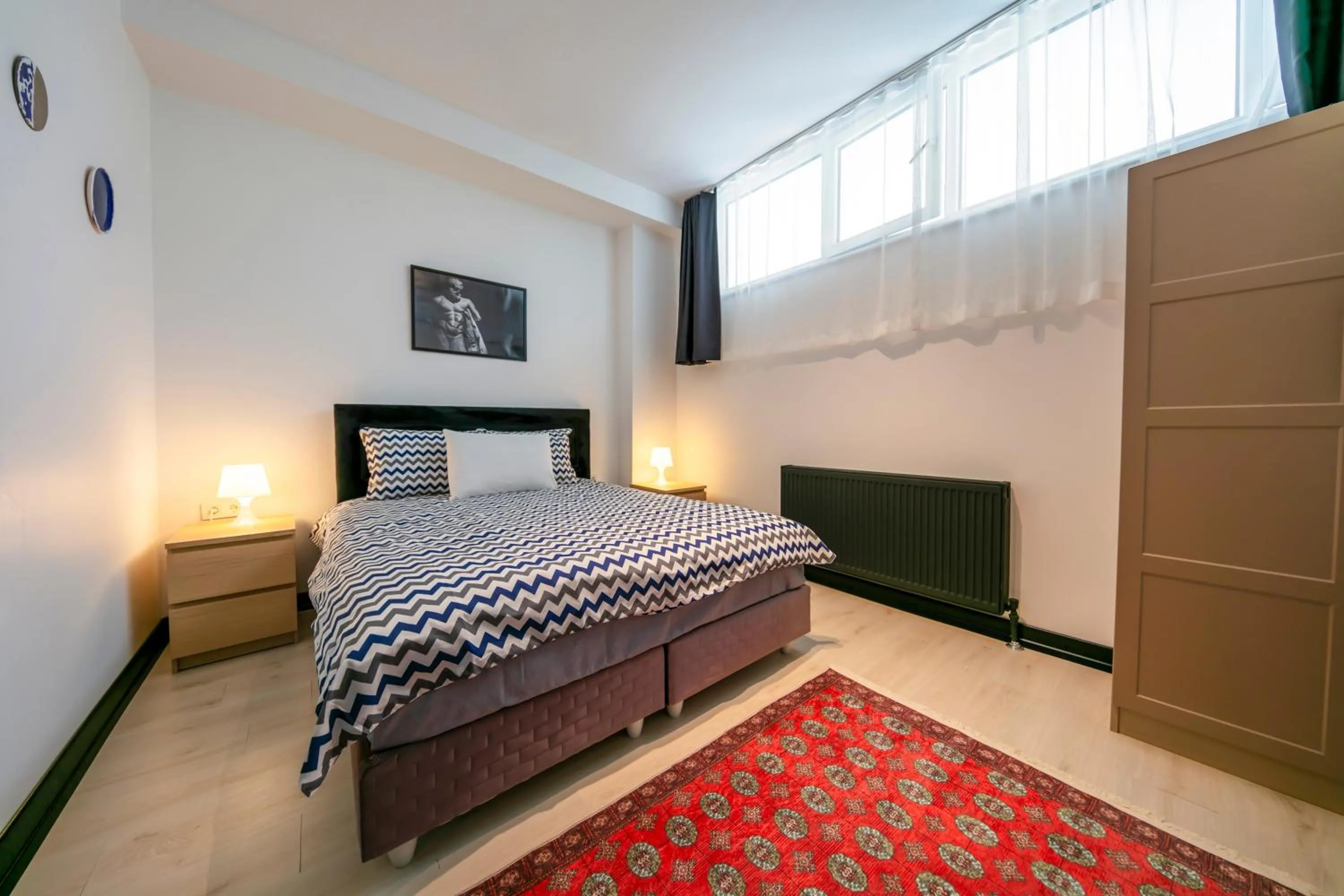 Photo of the whole room, Bed in Hexa Suites Hotel