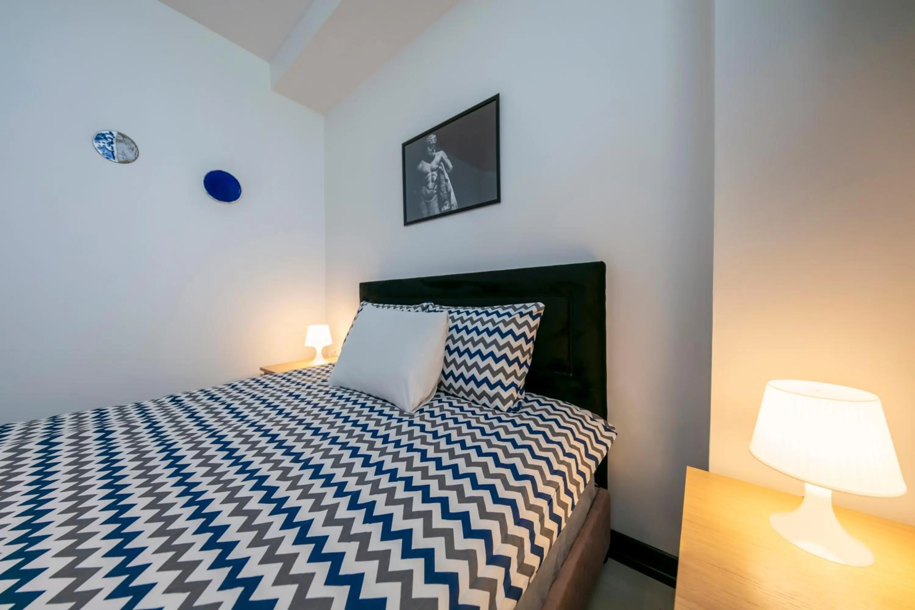 Photo of the whole room, Bed in Hexa Suites Hotel