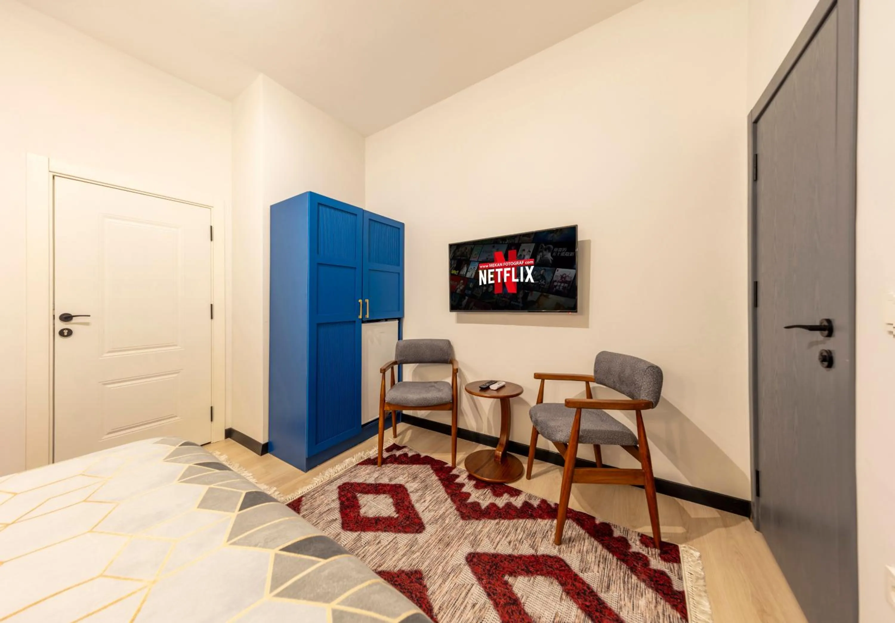 Photo of the whole room, Bed in Hexa Suites Hotel