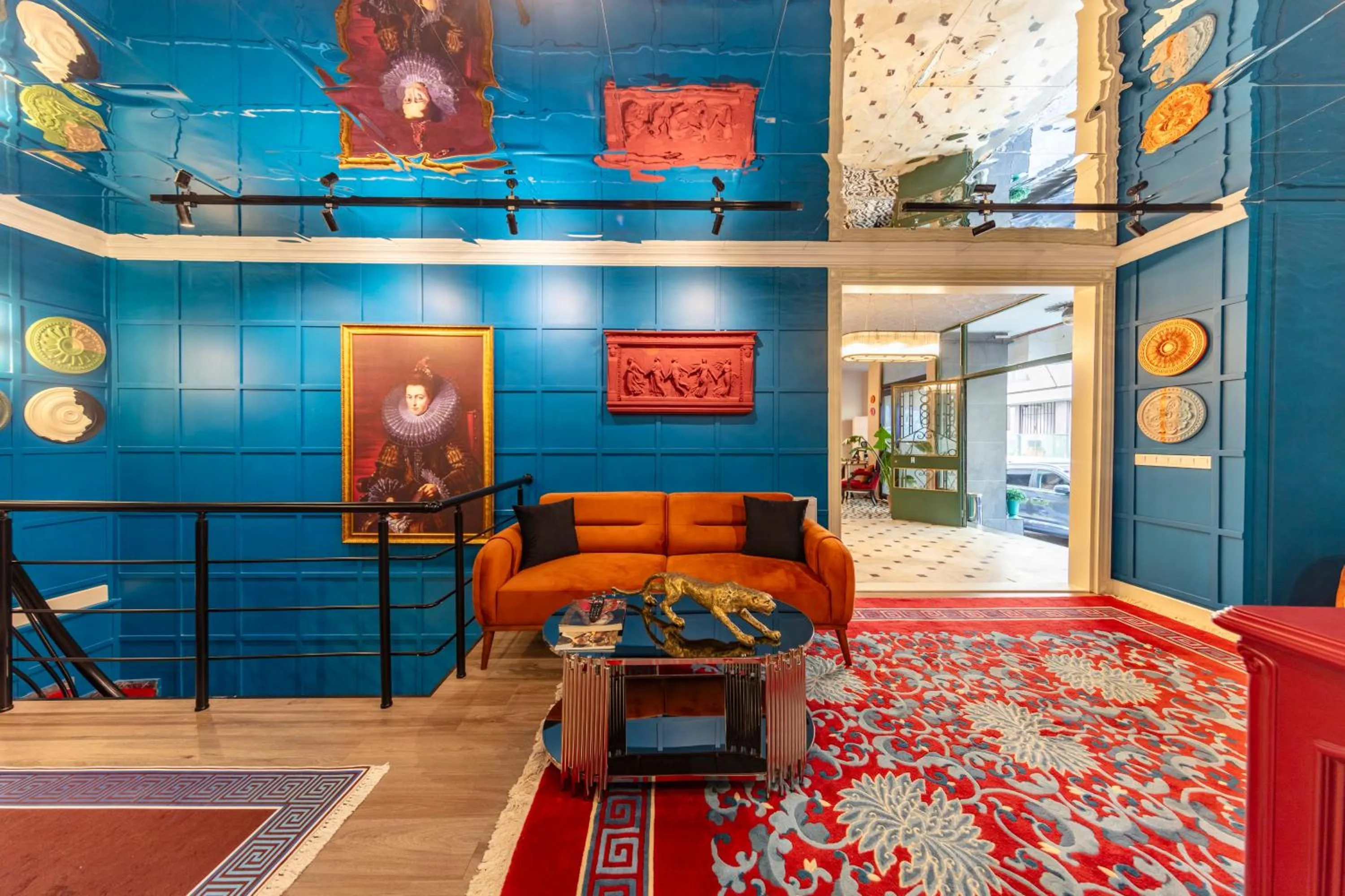 Lobby or reception in Hexa Suites Hotel