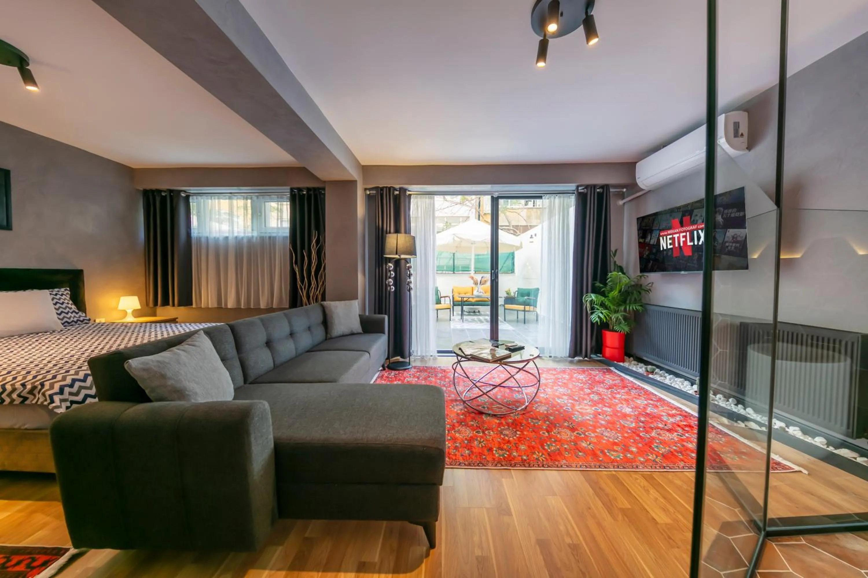 Photo of the whole room in Hexa Suites Hotel