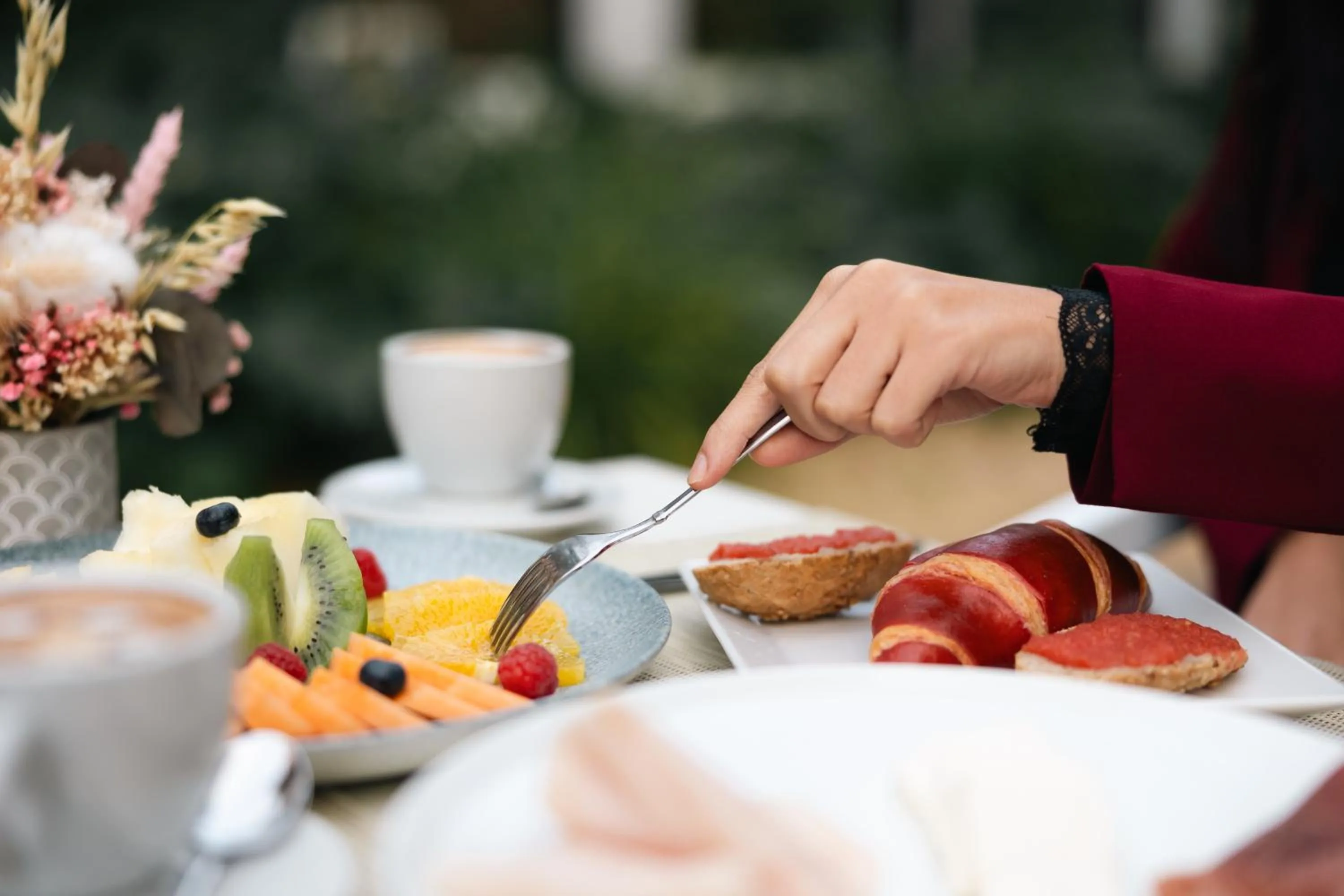 Breakfast in voco Madrid Retiro by IHG