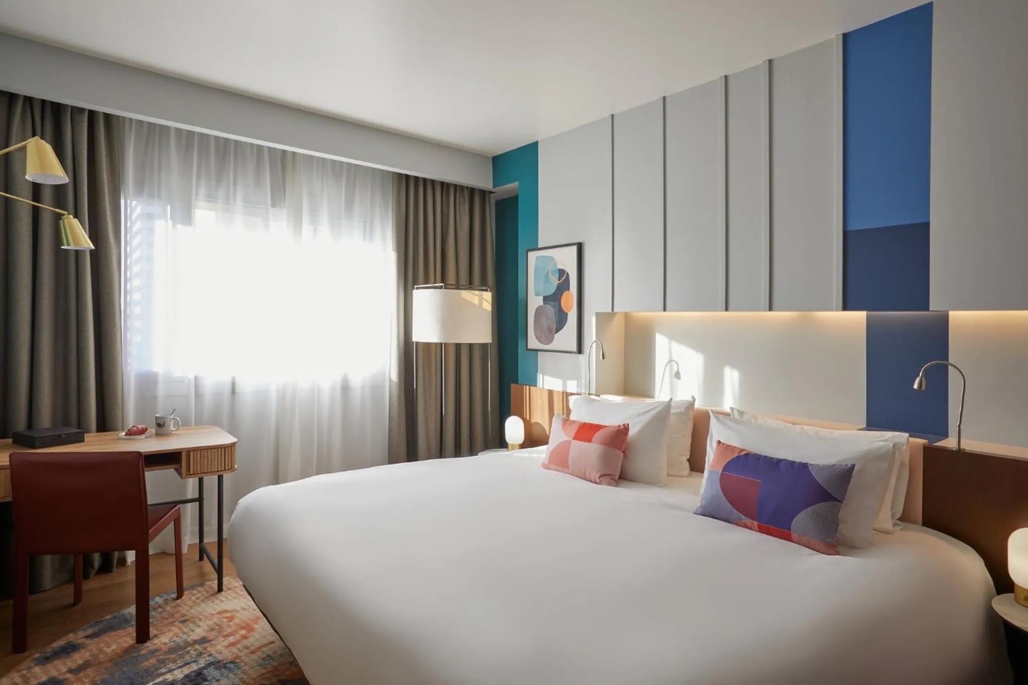 Photo of the whole room, Bed in voco Madrid Retiro by IHG