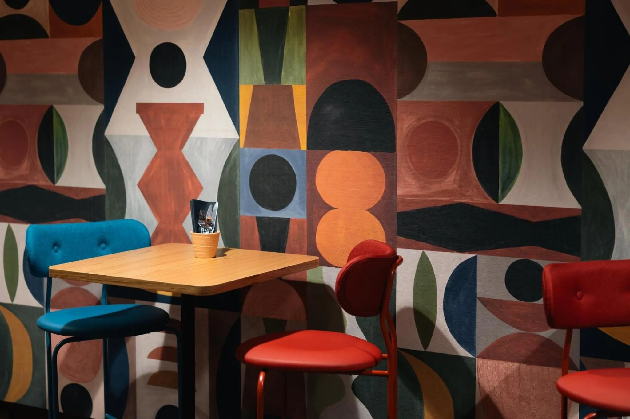 Lounge or bar in voco Madrid Retiro by IHG