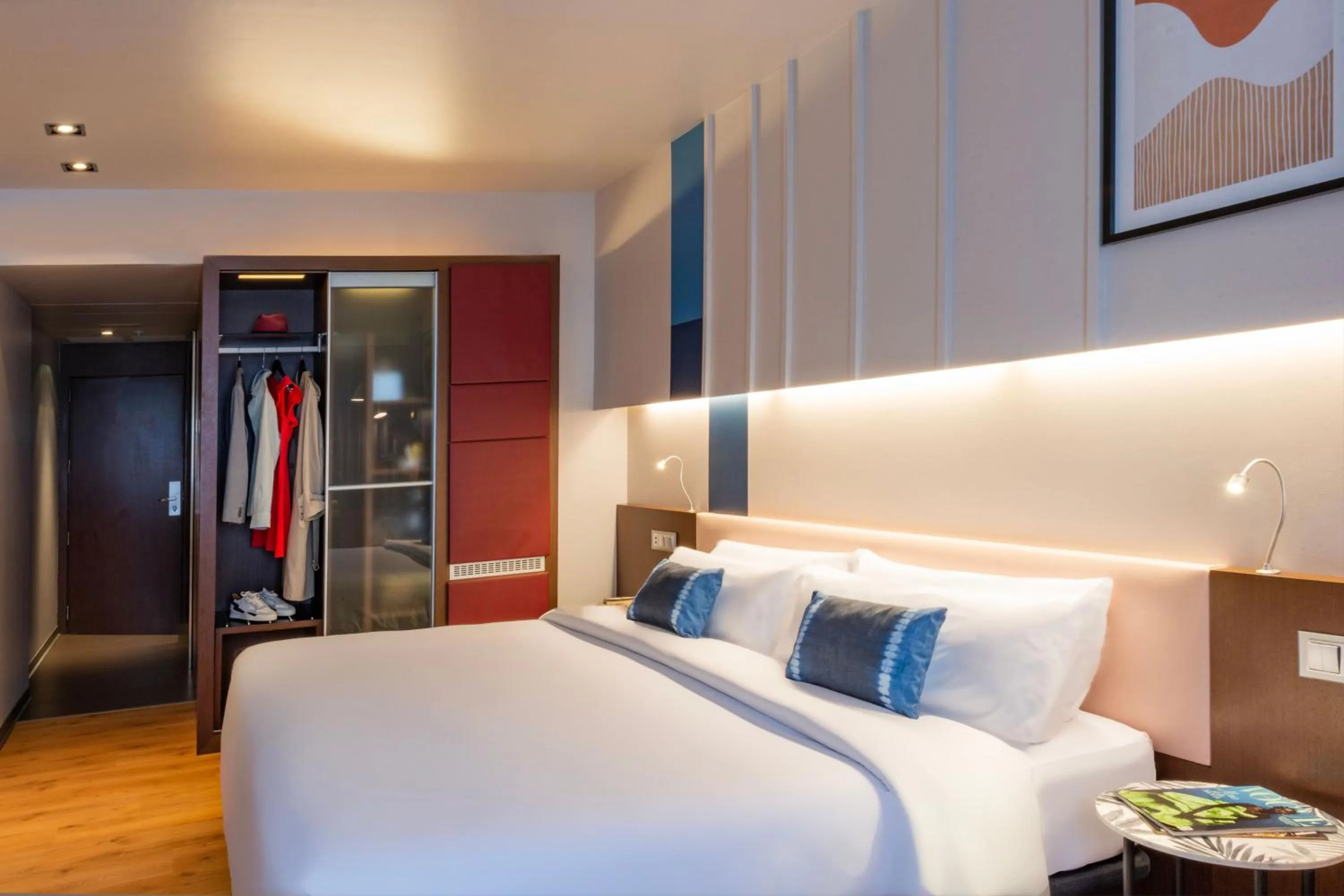 Photo of the whole room, Bed in voco Madrid Retiro by IHG