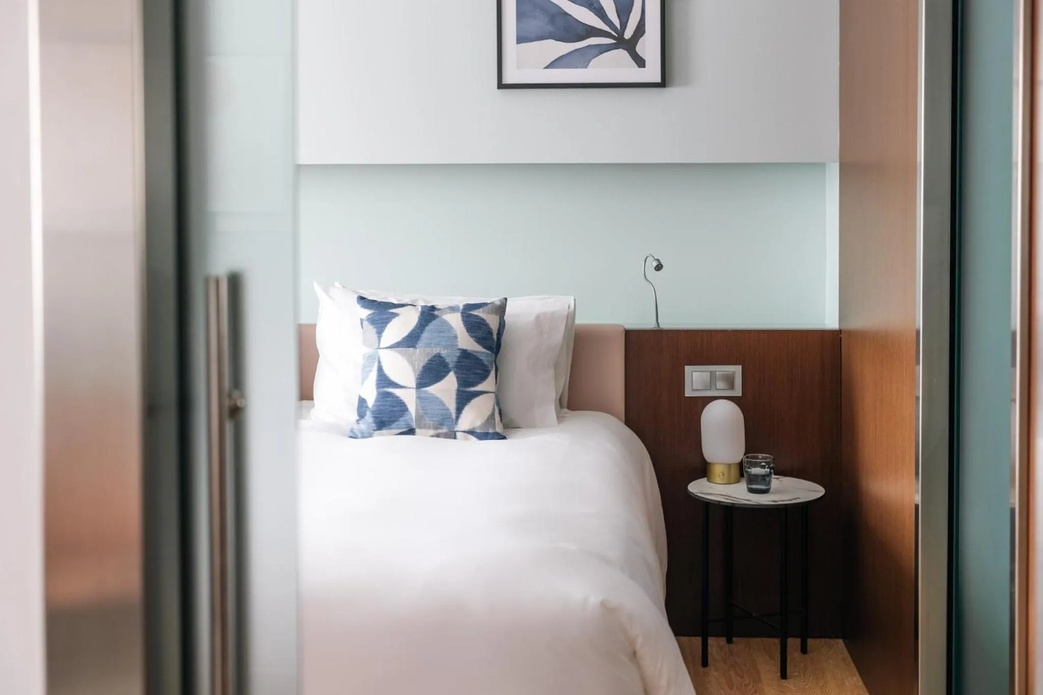 Photo of the whole room, Bed in voco Madrid Retiro by IHG