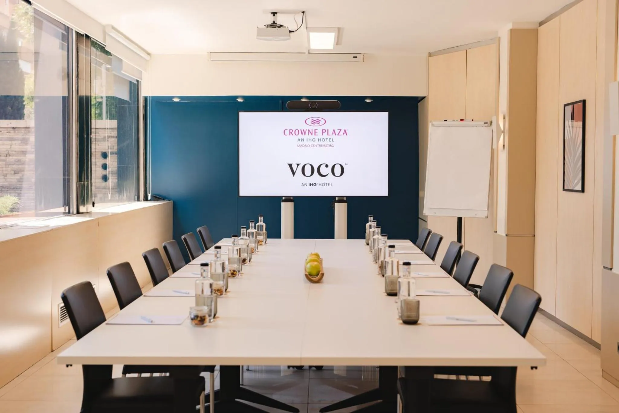 Meeting/conference room in voco Madrid Retiro by IHG