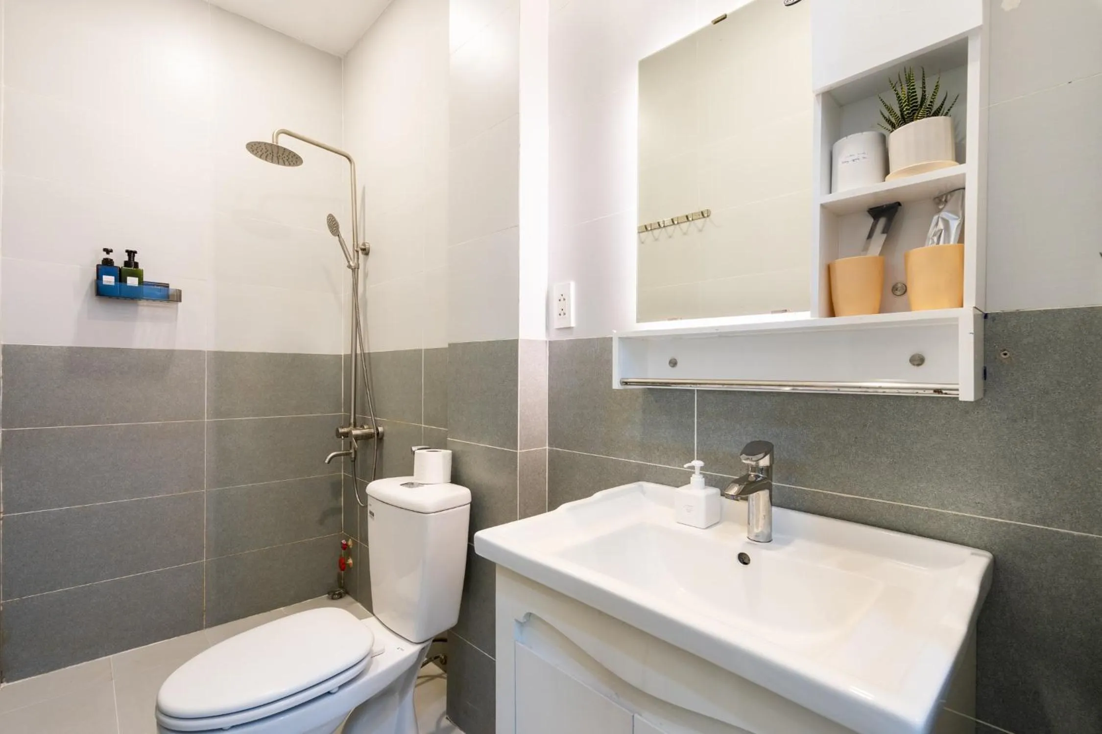 Shower in Ekomo Home 102 - Central Saigon