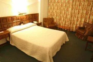 Photo of the whole room, Bed in Monclús