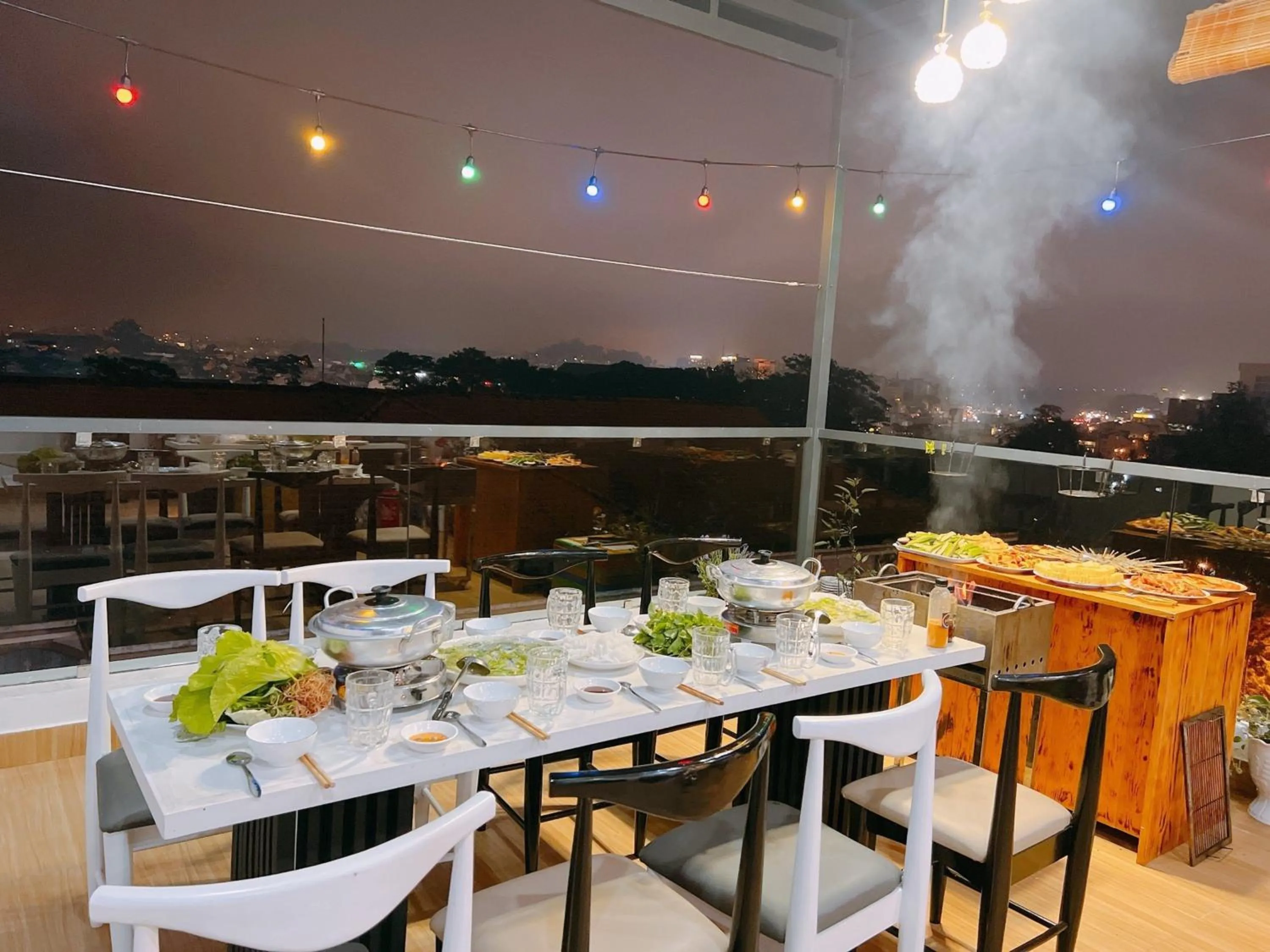 Food and drinks in WHITE COFFEE HOUSE HOTEL