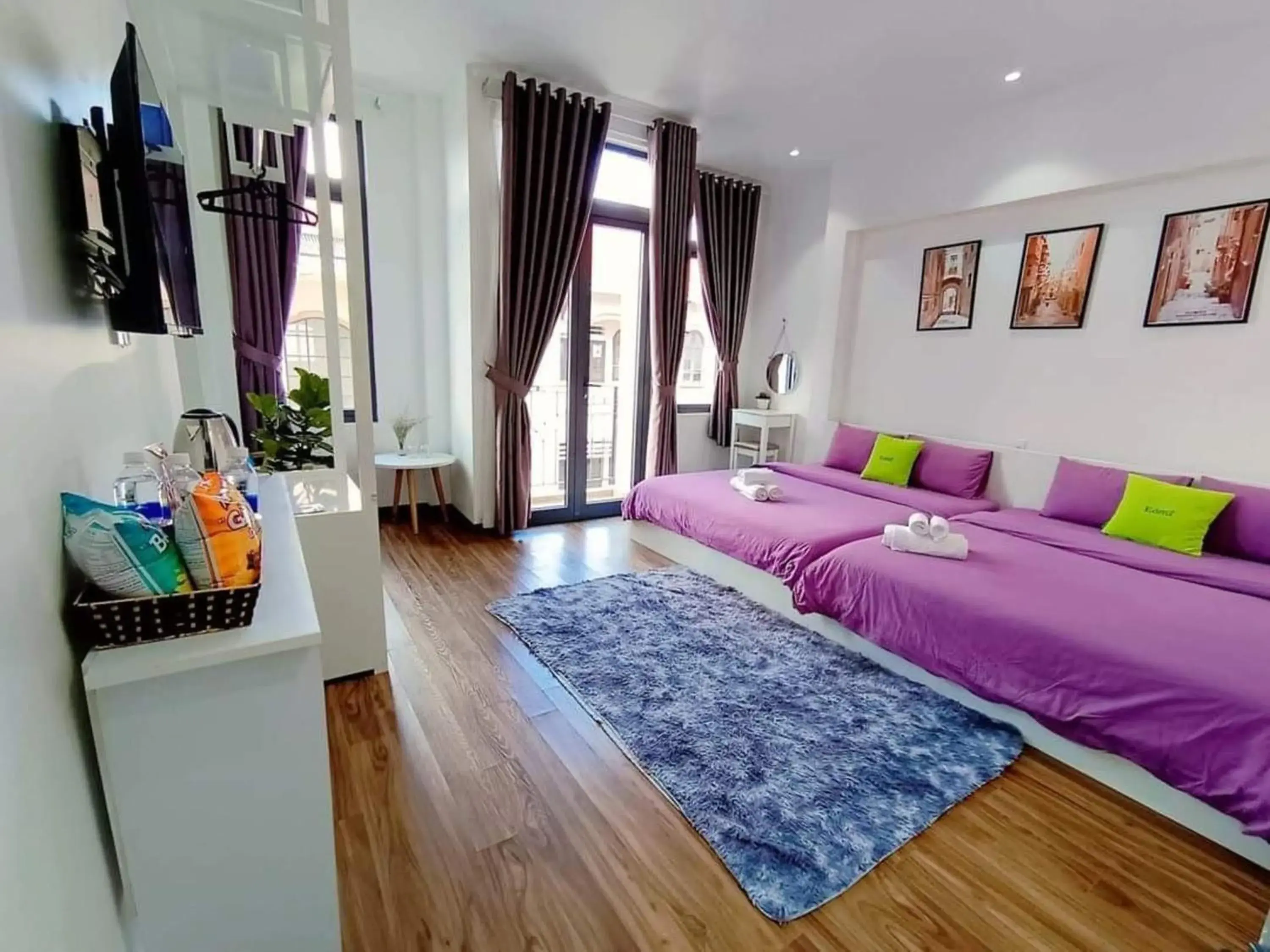 Quadruple Room with Balcony in WHITE COFFEE HOUSE HOTEL Quadruple Room with Balcony in WHITE COFFEE HOUSE HOTEL