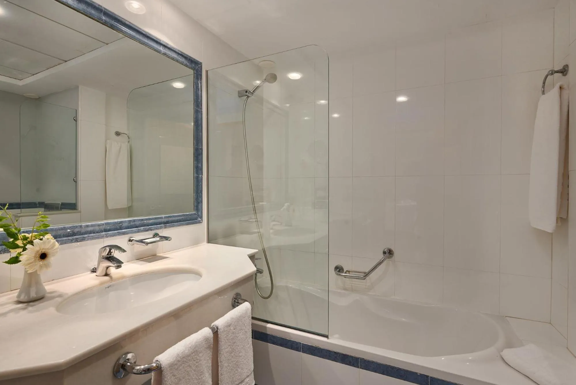 Bathroom in Hipotels Eurotel Punta Rotja Spa-Golf