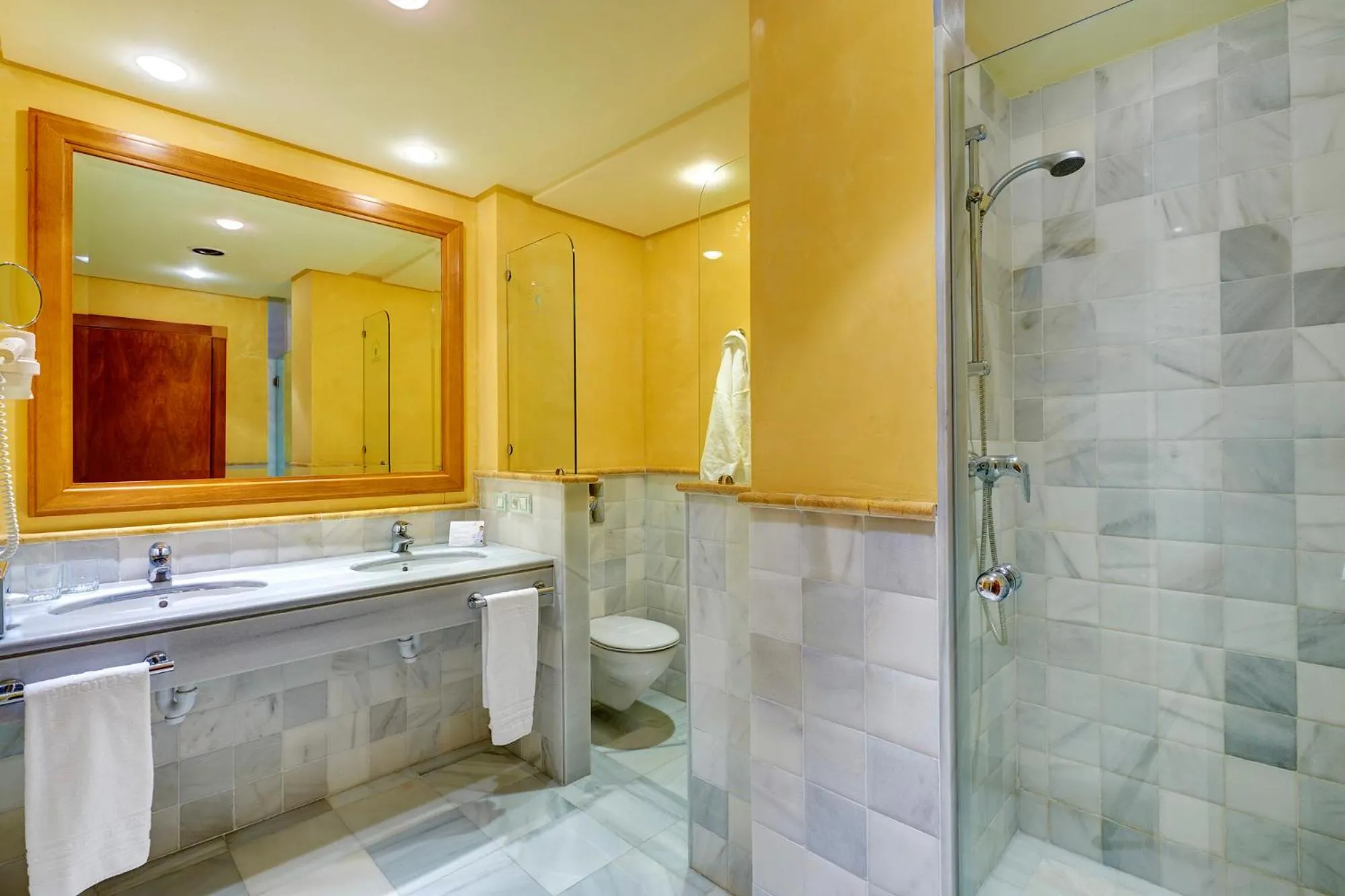 Shower in Hipotels Eurotel Punta Rotja Spa-Golf