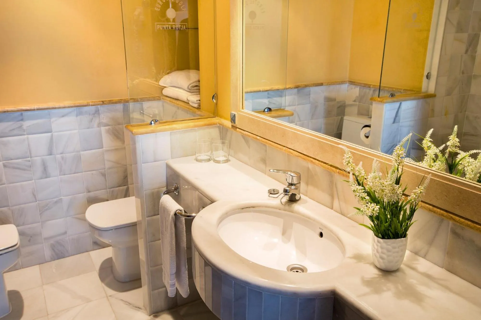 Toilet in Hipotels Eurotel Punta Rotja Spa-Golf