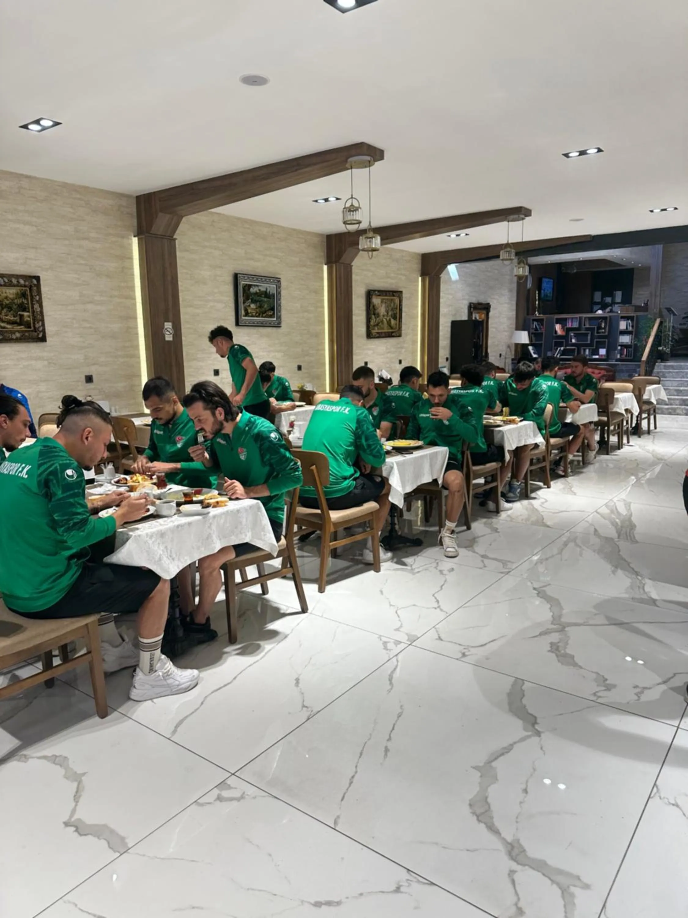 Restaurant/places to eat in Özkaya hotel