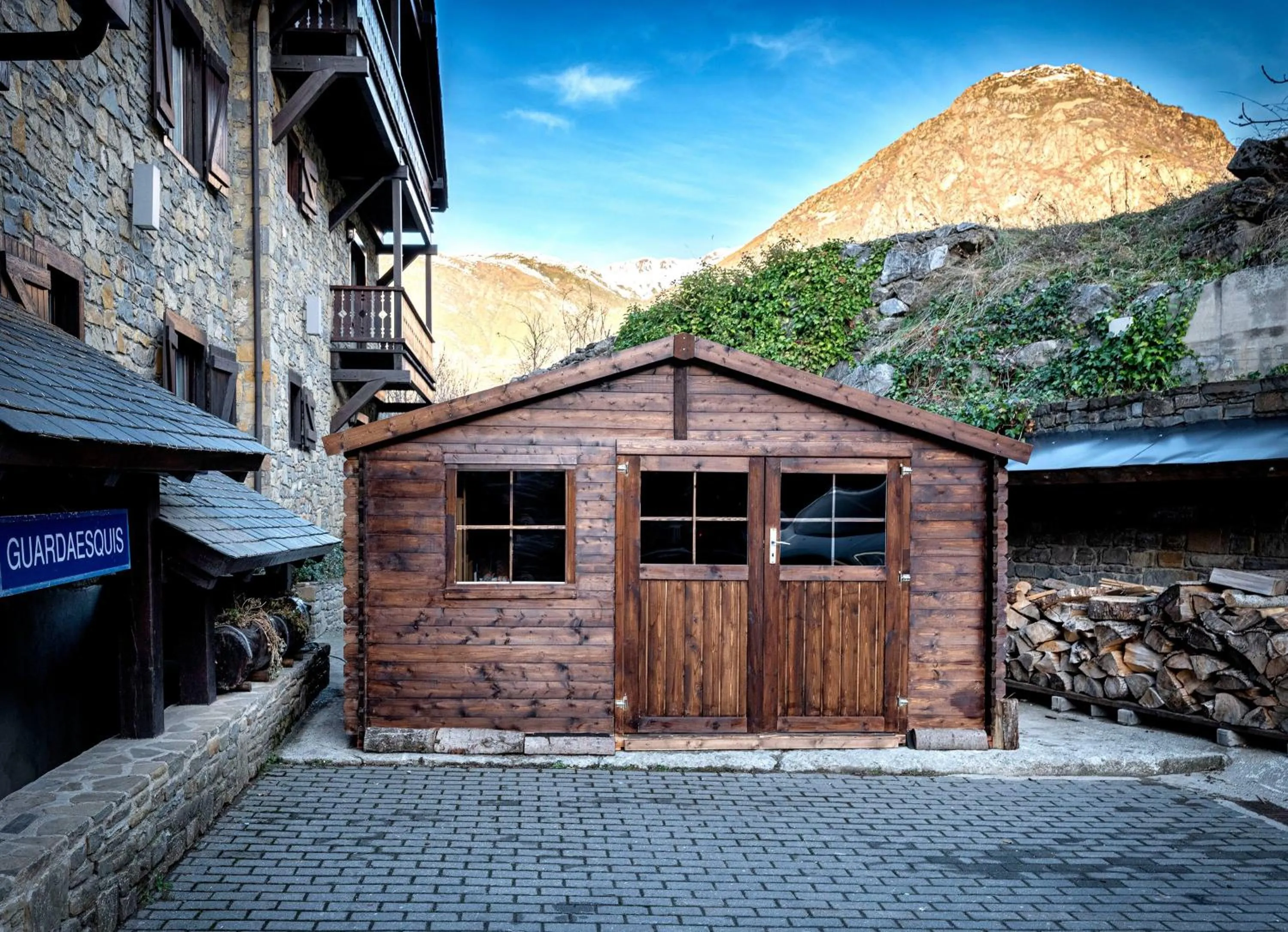 Property building in Meliá de Tredós