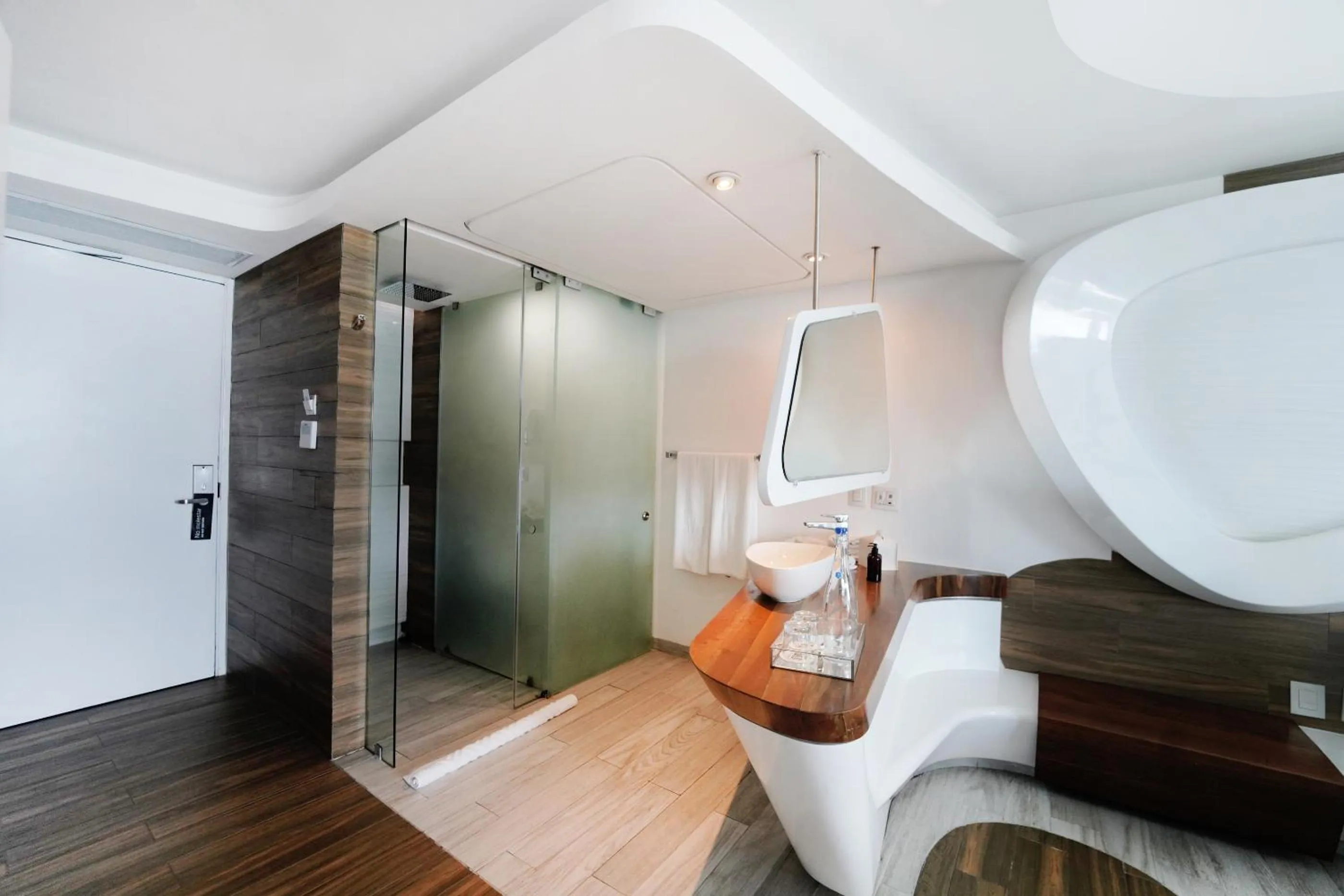 Deluxe Ocean Front Suite in The Carmen Hotel - Ocean Front