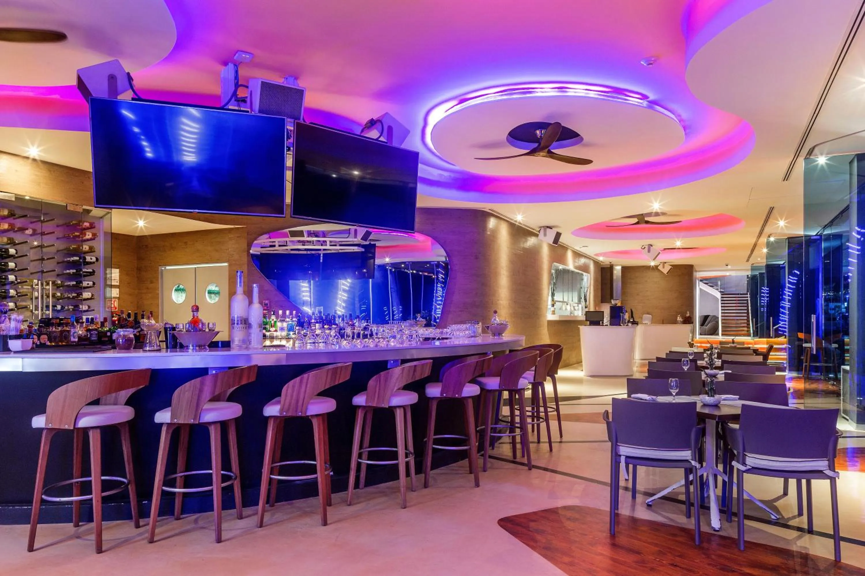 Restaurant/places to eat in The Carmen Hotel - Ocean Front