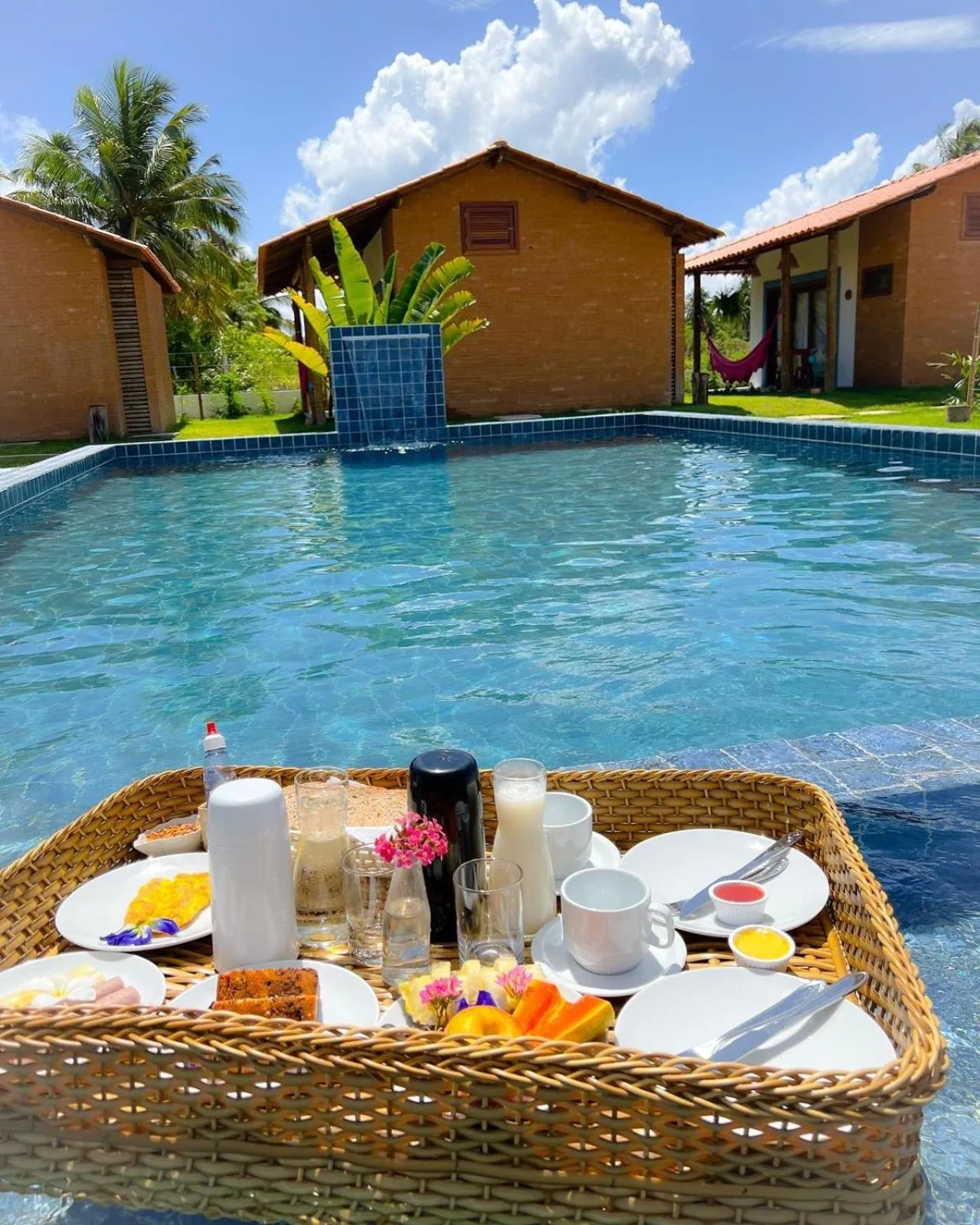Swimming pool in Pousada Corália