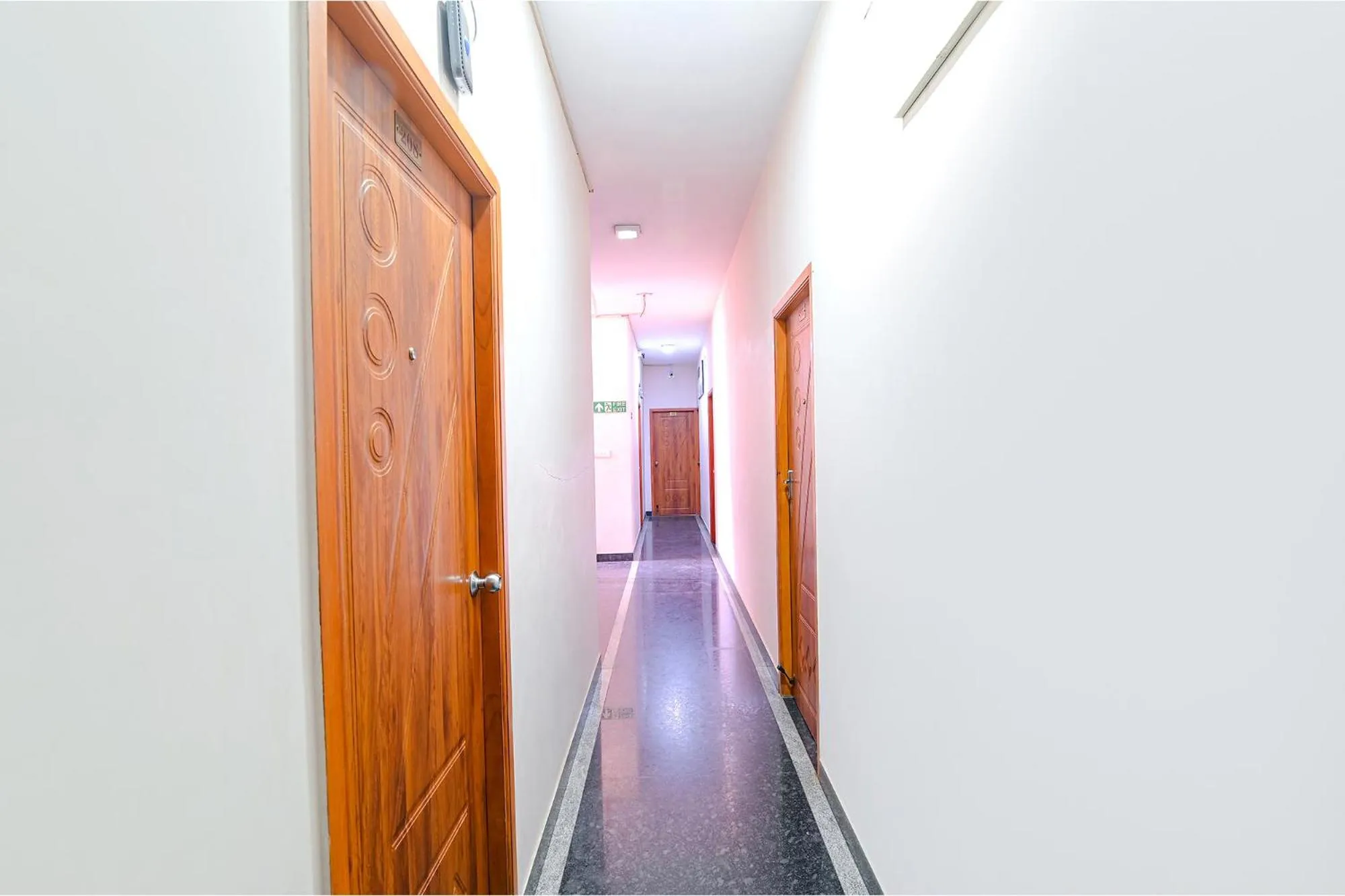 Lobby or reception in FabHotel VRJ Residency - 500M from Chennai Trade Center