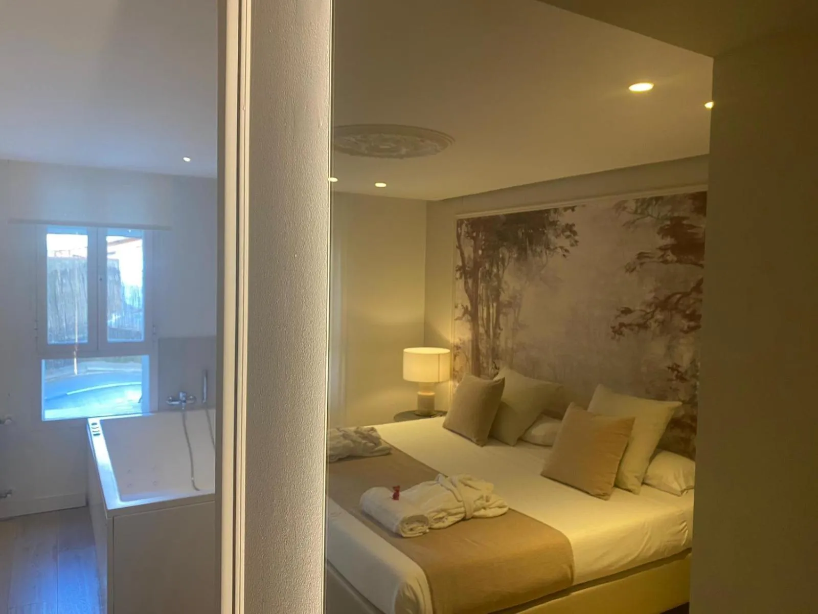 Hot Tub, Bed in YOU & CO. J. Botánico Boutique