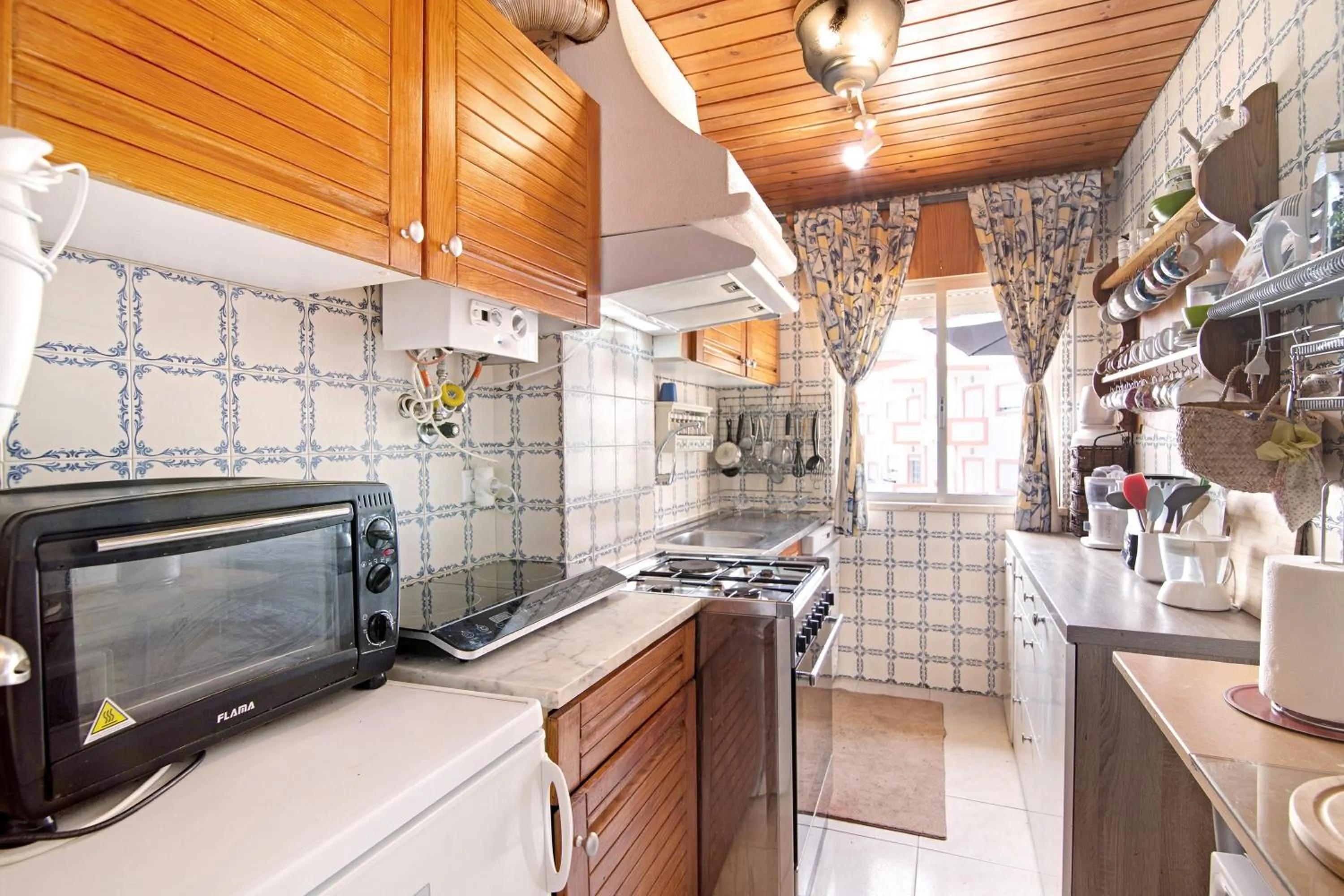 Kitchen or kitchenette in T3 Duplex Albufeira