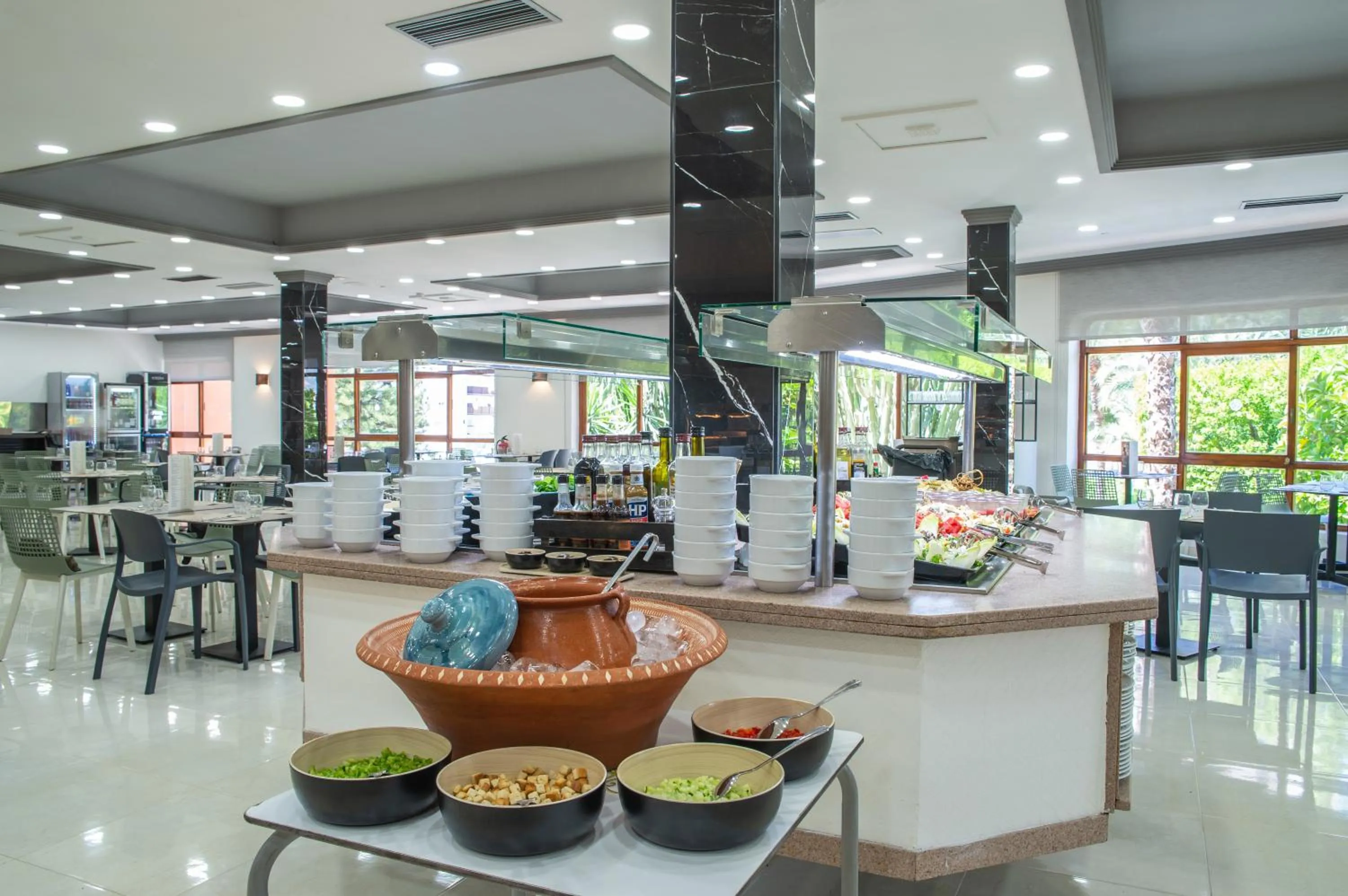 Restaurant/places to eat in Hotel Benidorm East by Pierre & Vacances