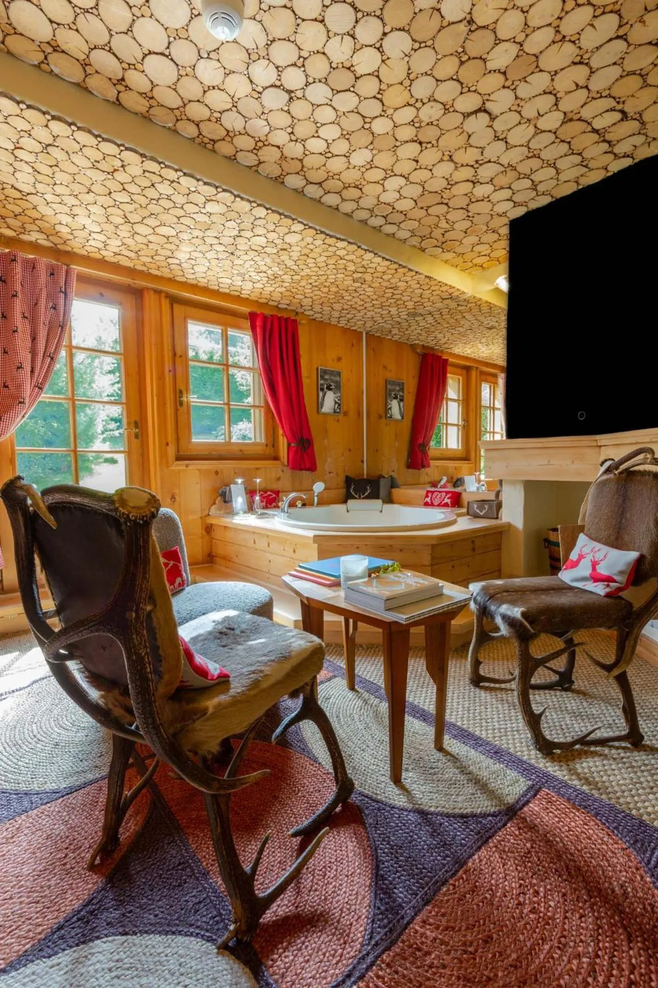 Hot Tub in Magic Megève Bois