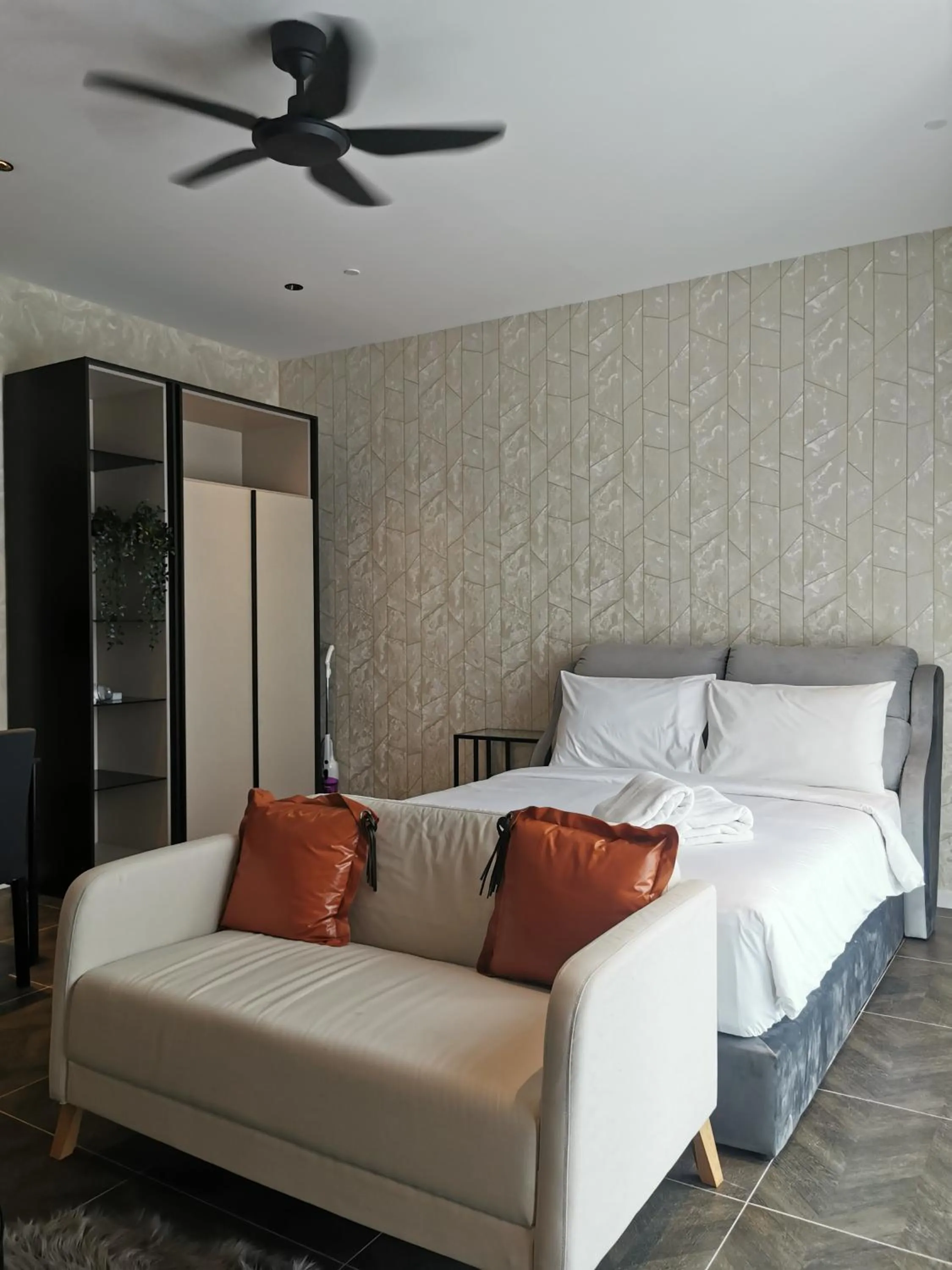 Bed in Scarletz Suites KLCC by De Harlequins Guesthouse