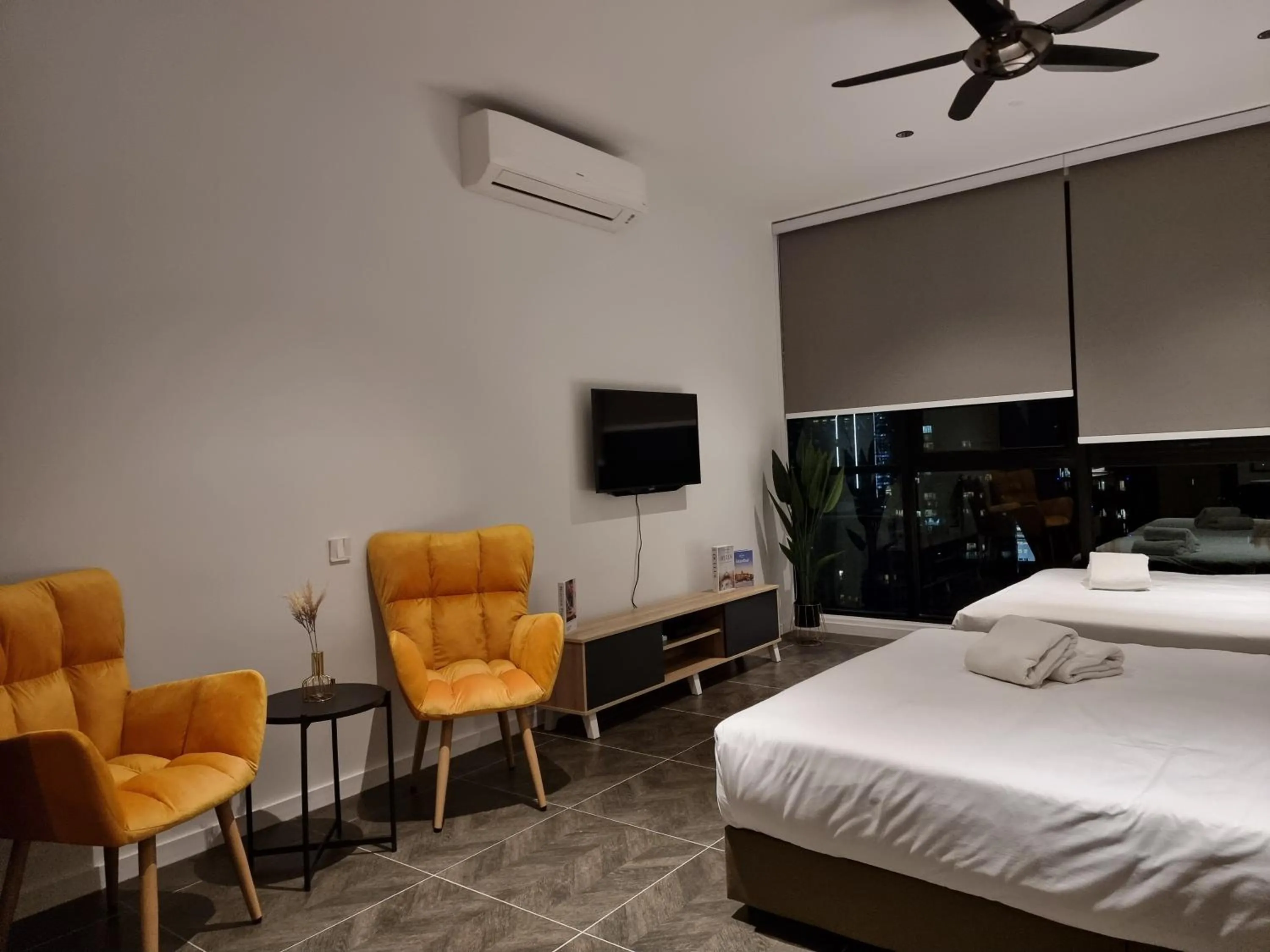 Bed in Scarletz Suites KLCC by De Harlequins Guesthouse