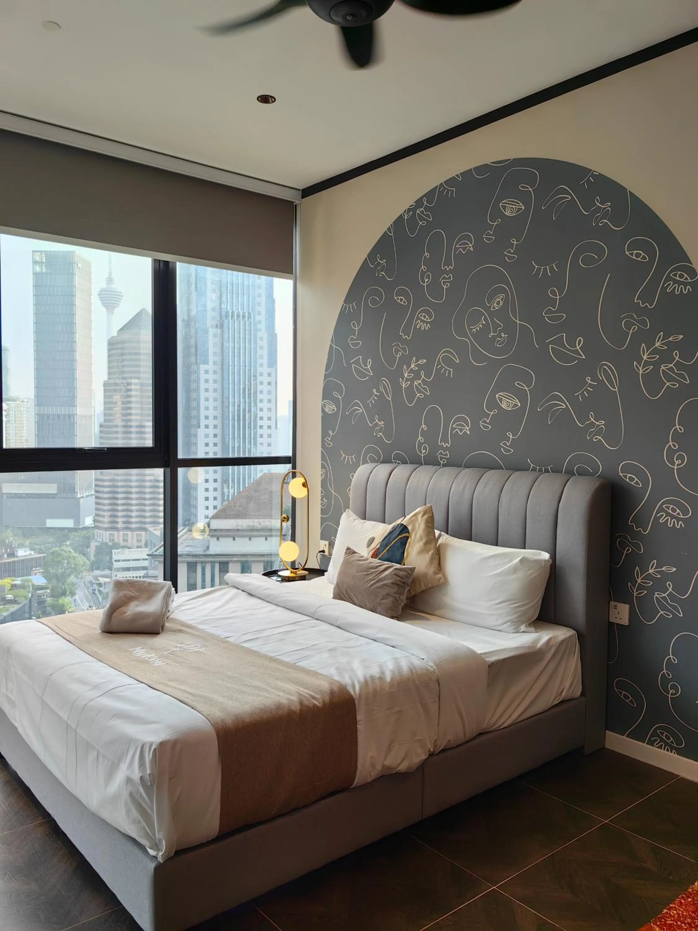 Bed in Scarletz Suites KLCC by De Harlequins Guesthouse