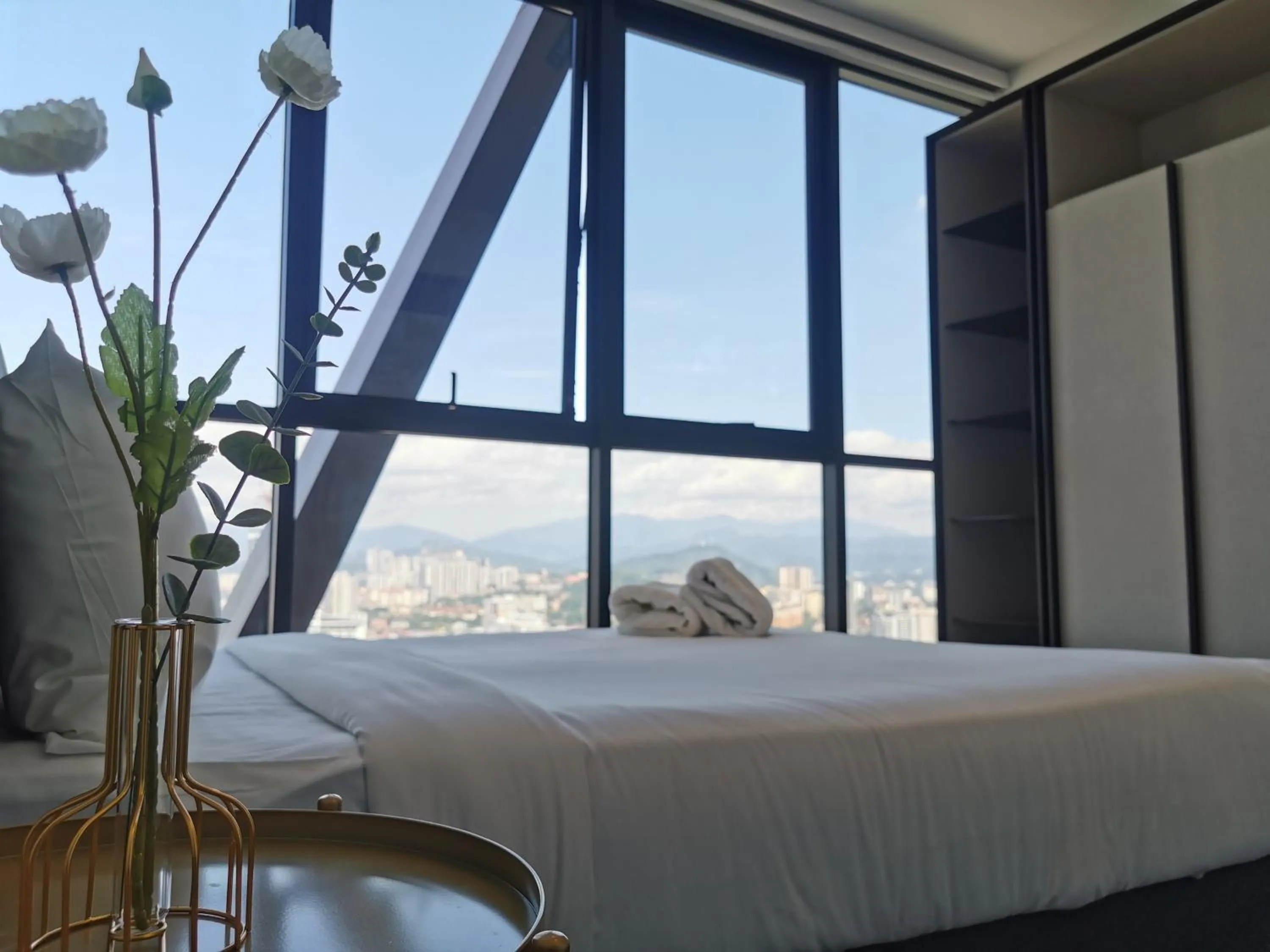 Bed in Scarletz Suites KLCC by De Harlequins Guesthouse