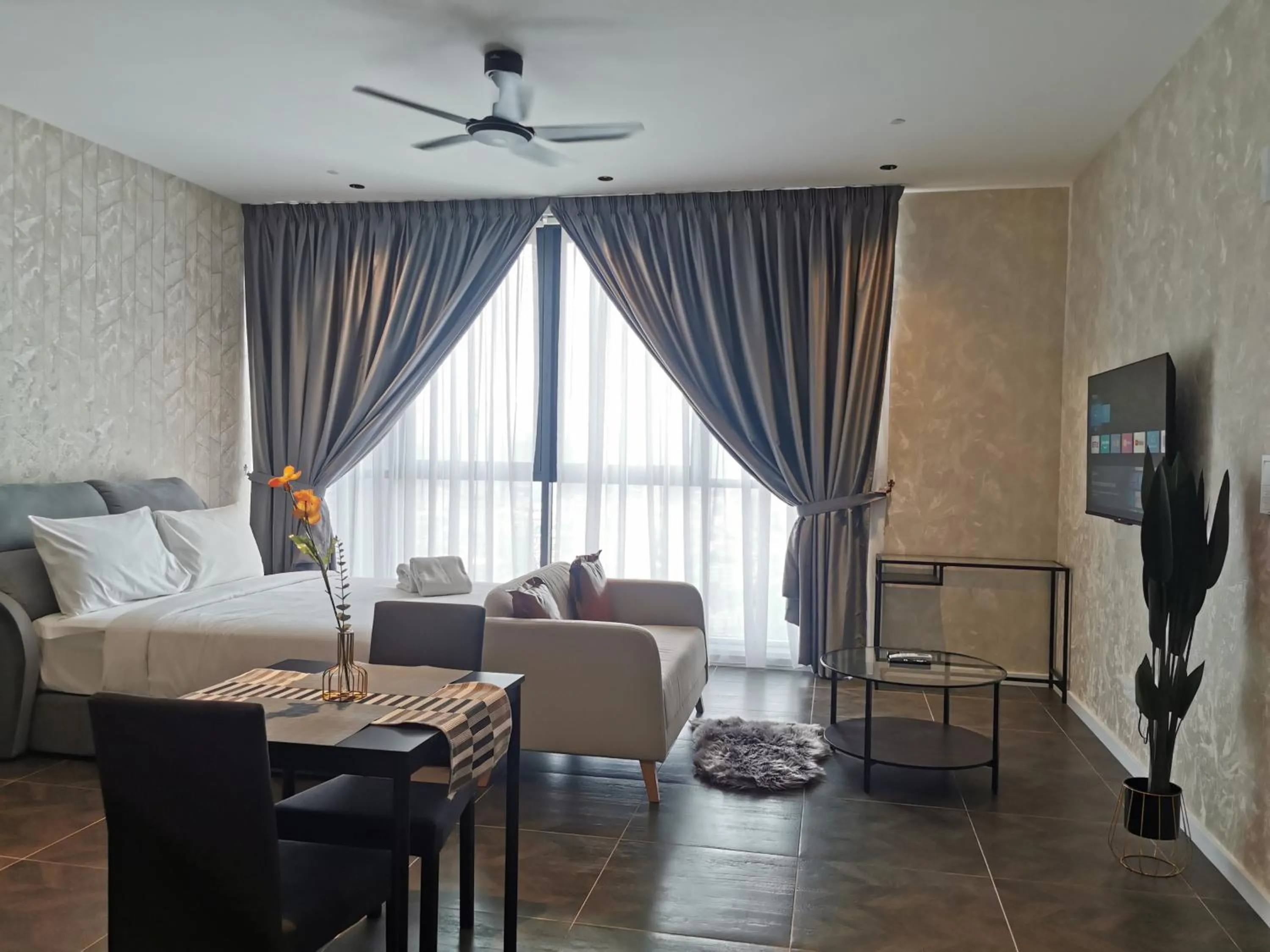 Bed in Scarletz Suites KLCC by De Harlequins Guesthouse