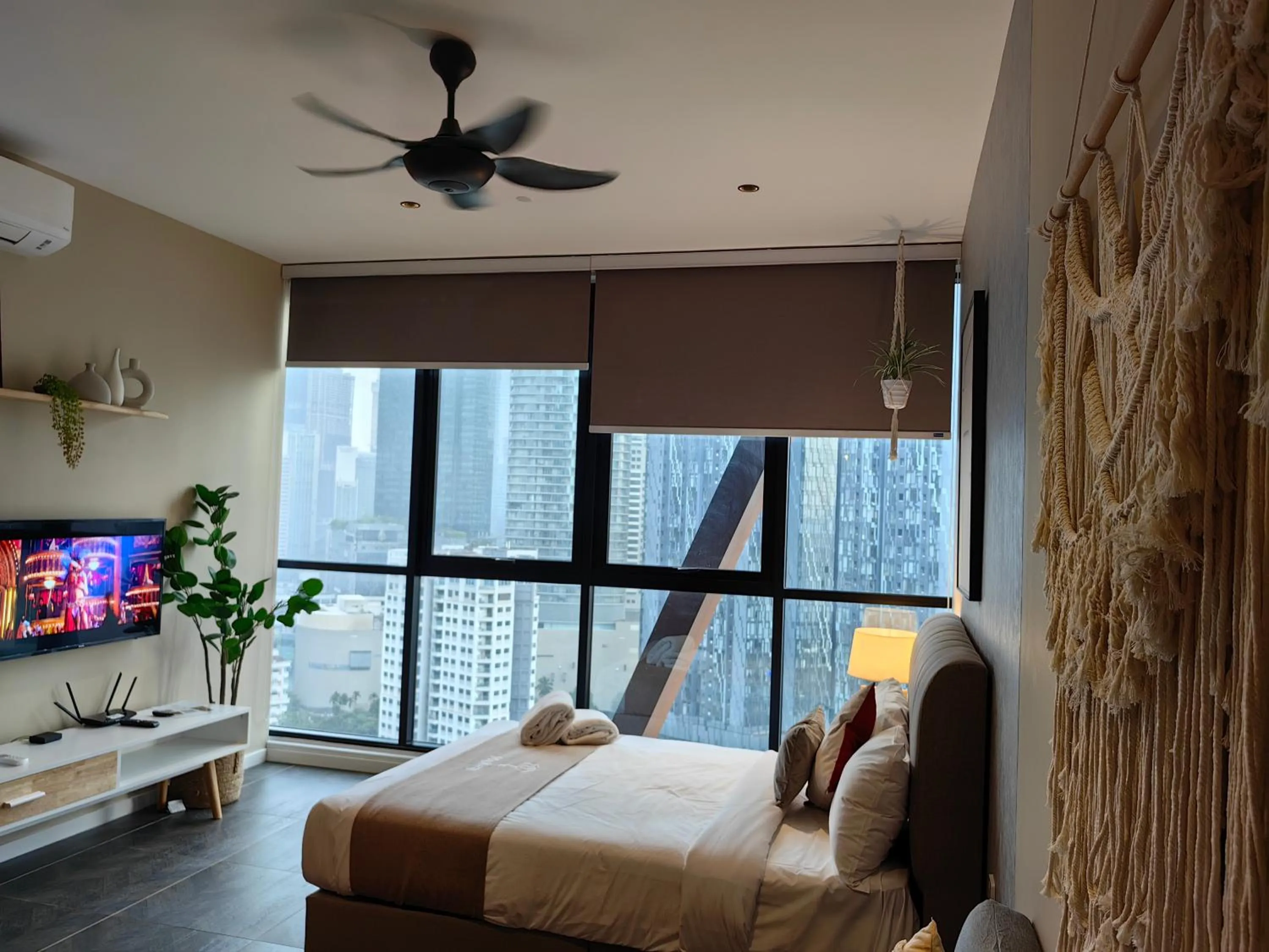 Bed in Scarletz Suites KLCC by De Harlequins Guesthouse