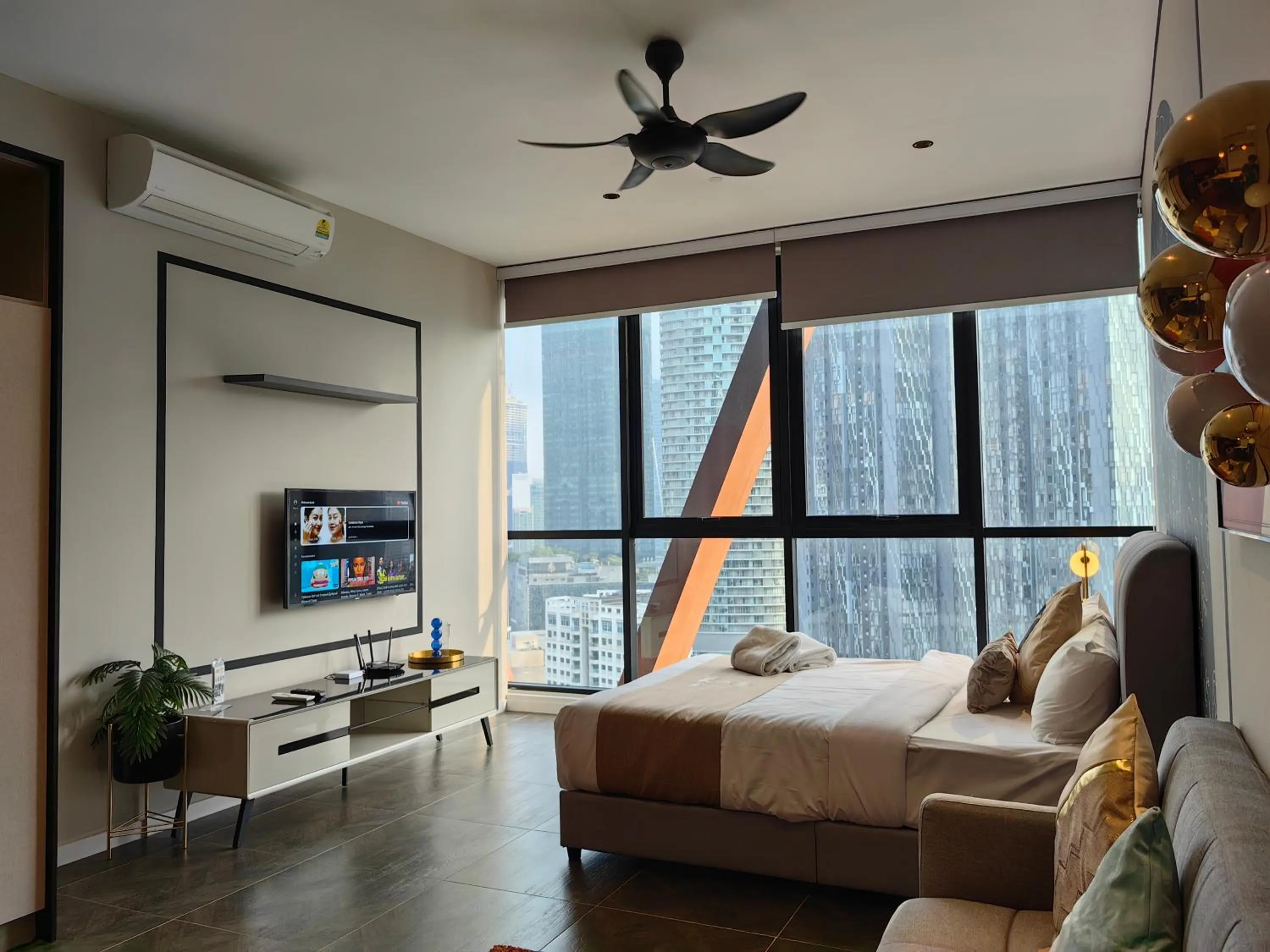 Bed in Scarletz Suites KLCC by De Harlequins Guesthouse