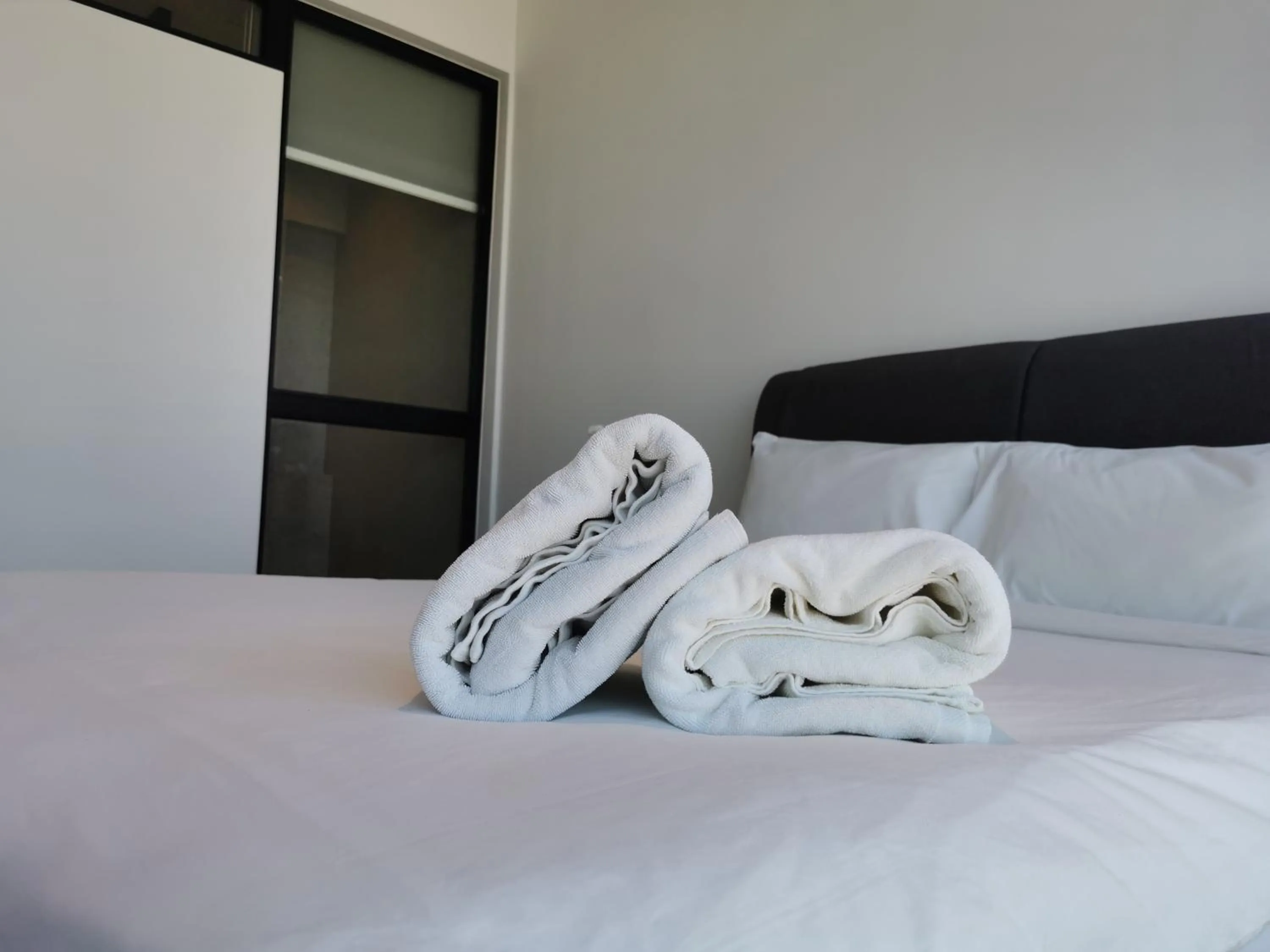 Bed in Scarletz Suites KLCC by De Harlequins Guesthouse