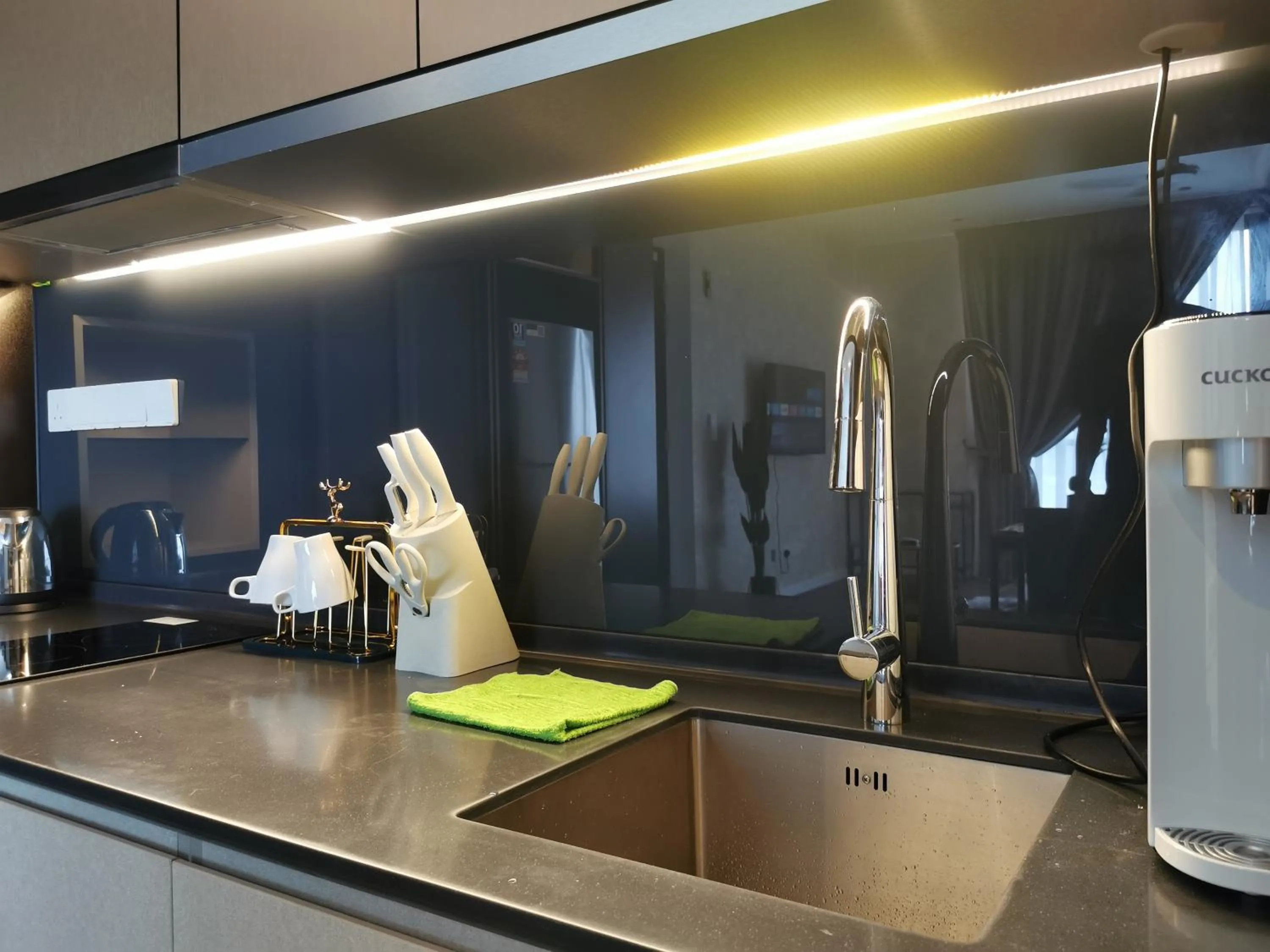 Scarletz Suites KLCC by De Harlequins Guesthouse