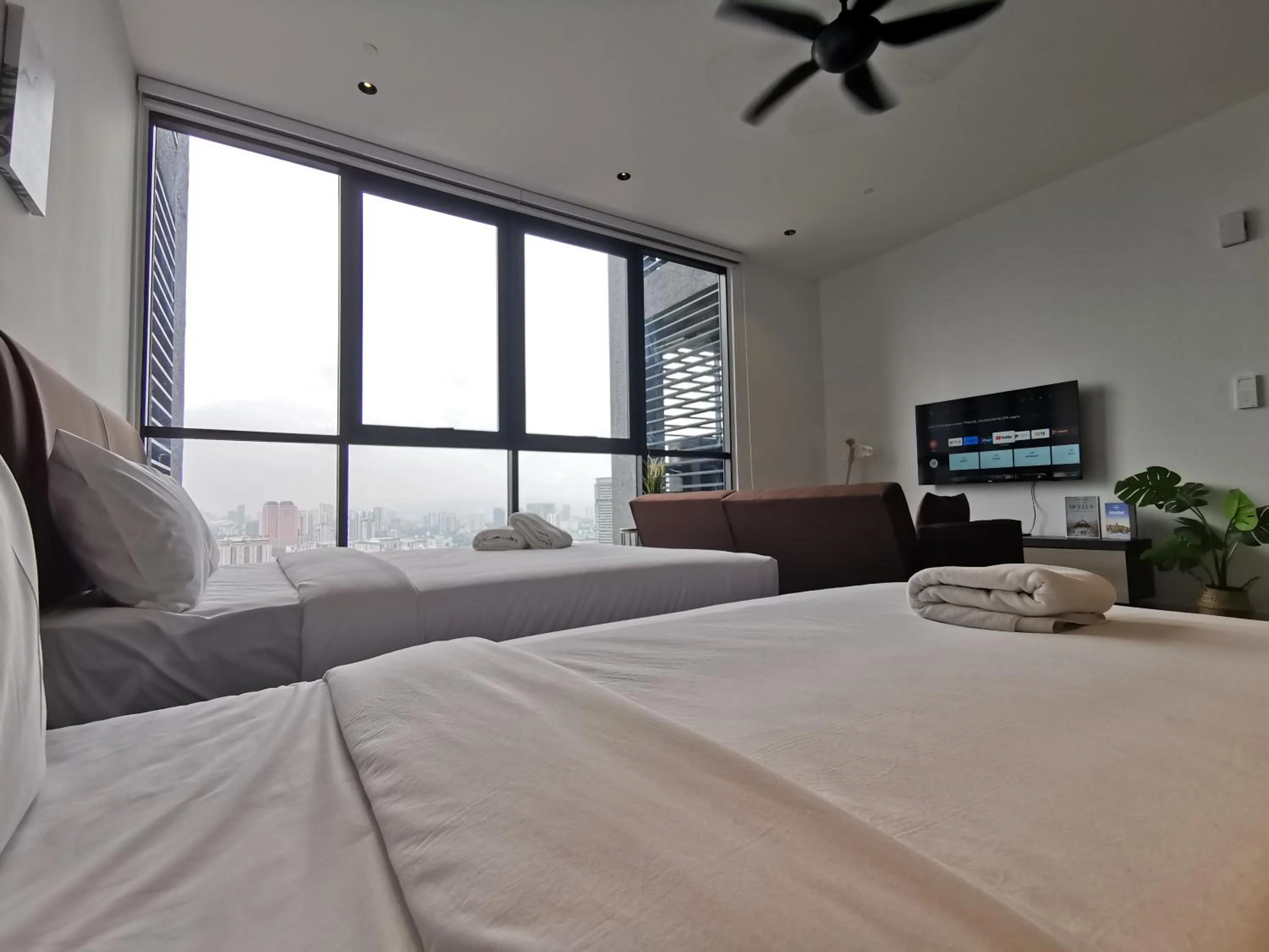 Bed in Scarletz Suites KLCC by De Harlequins Guesthouse