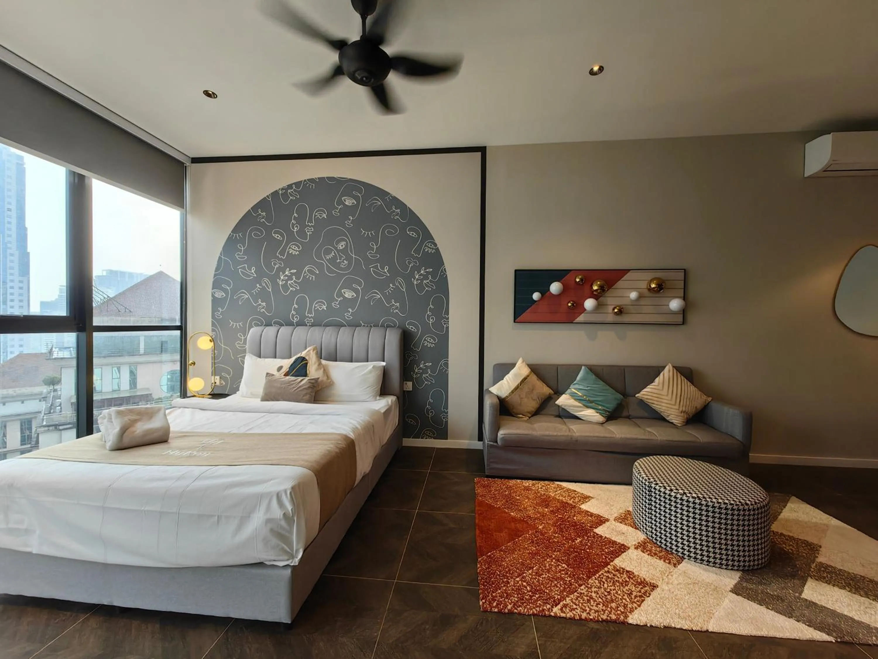 Bed in Scarletz Suites KLCC by De Harlequins Guesthouse