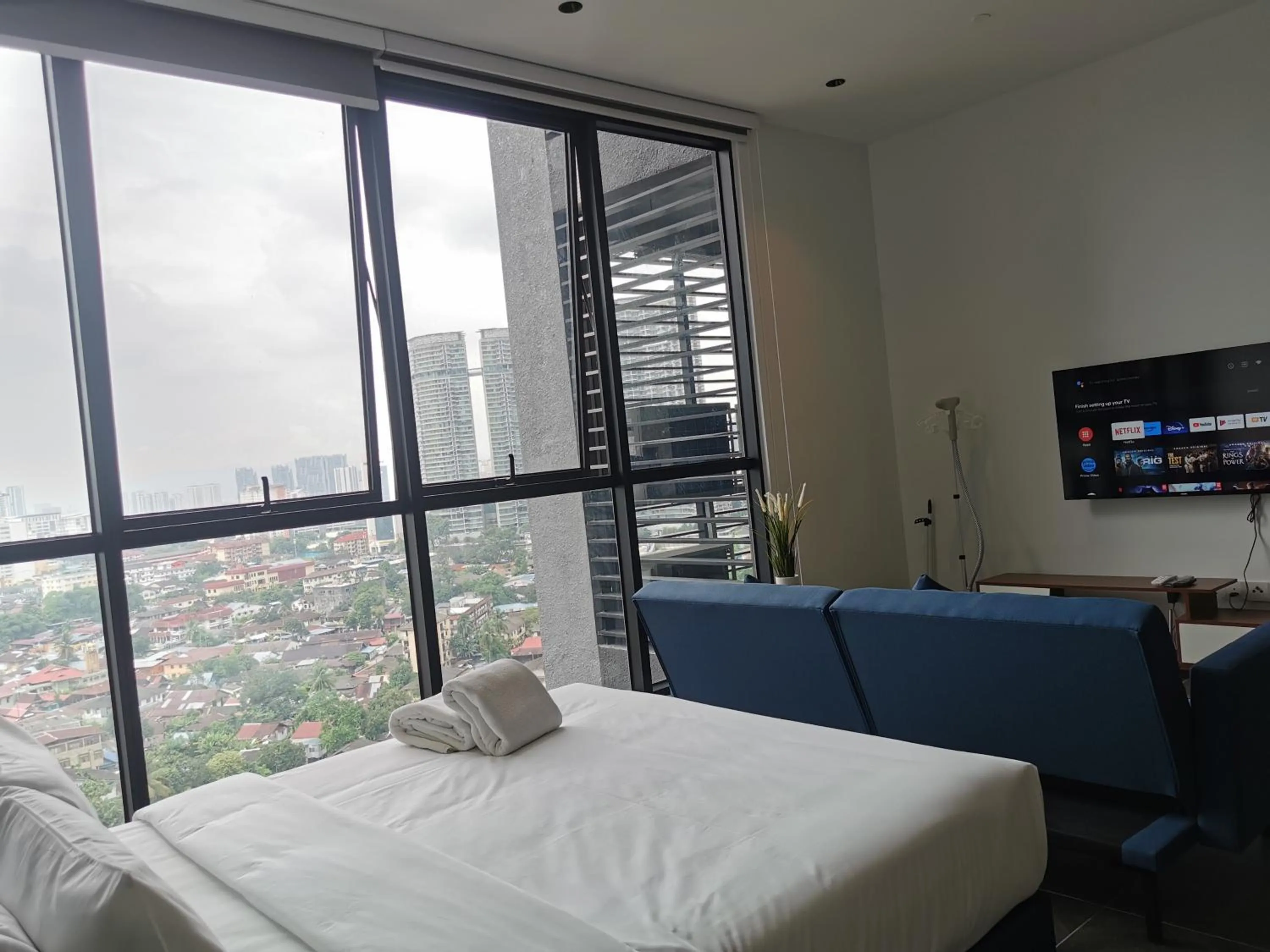 Bed in Scarletz Suites KLCC by De Harlequins Guesthouse