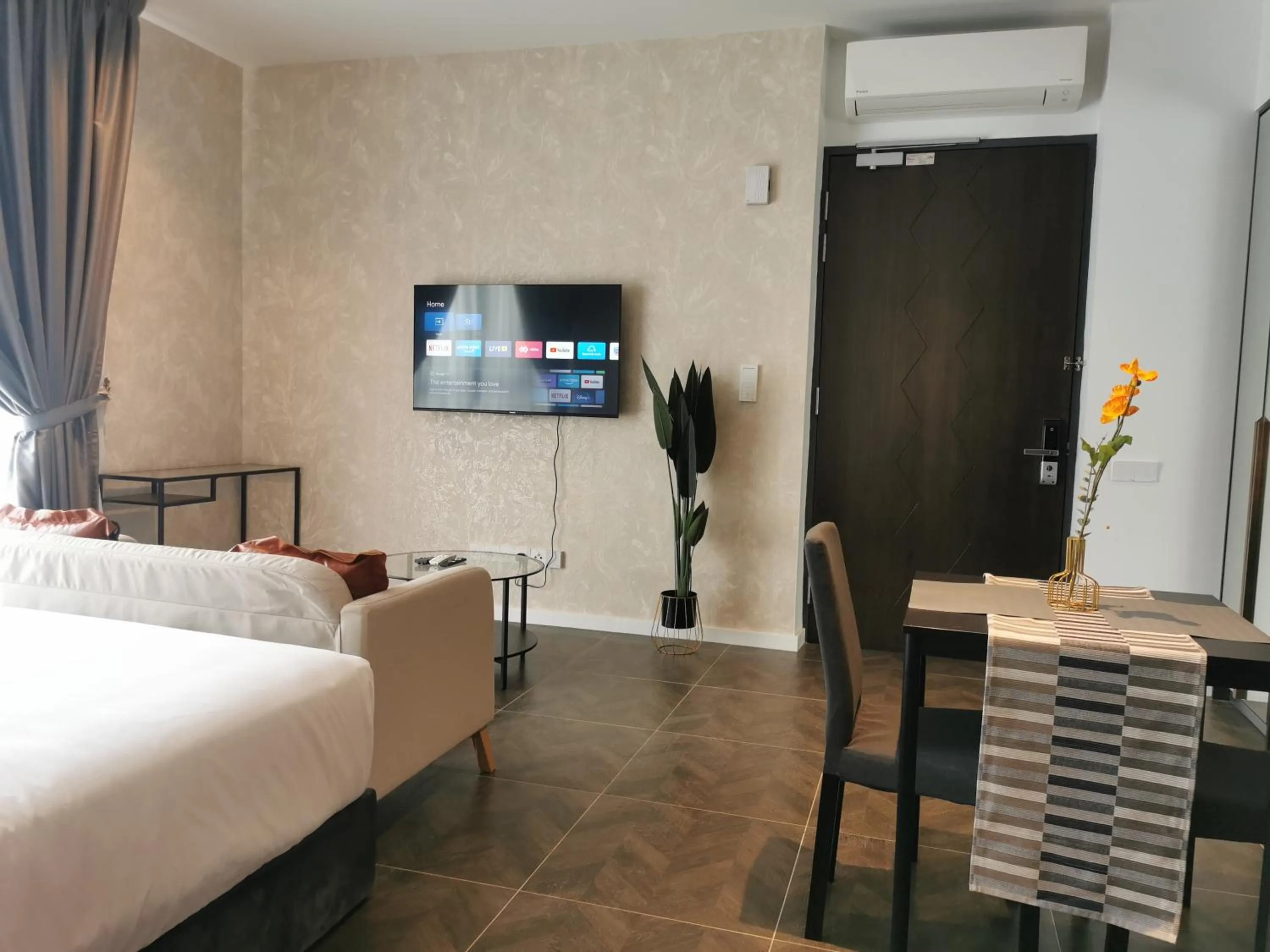 Bed in Scarletz Suites KLCC by De Harlequins Guesthouse