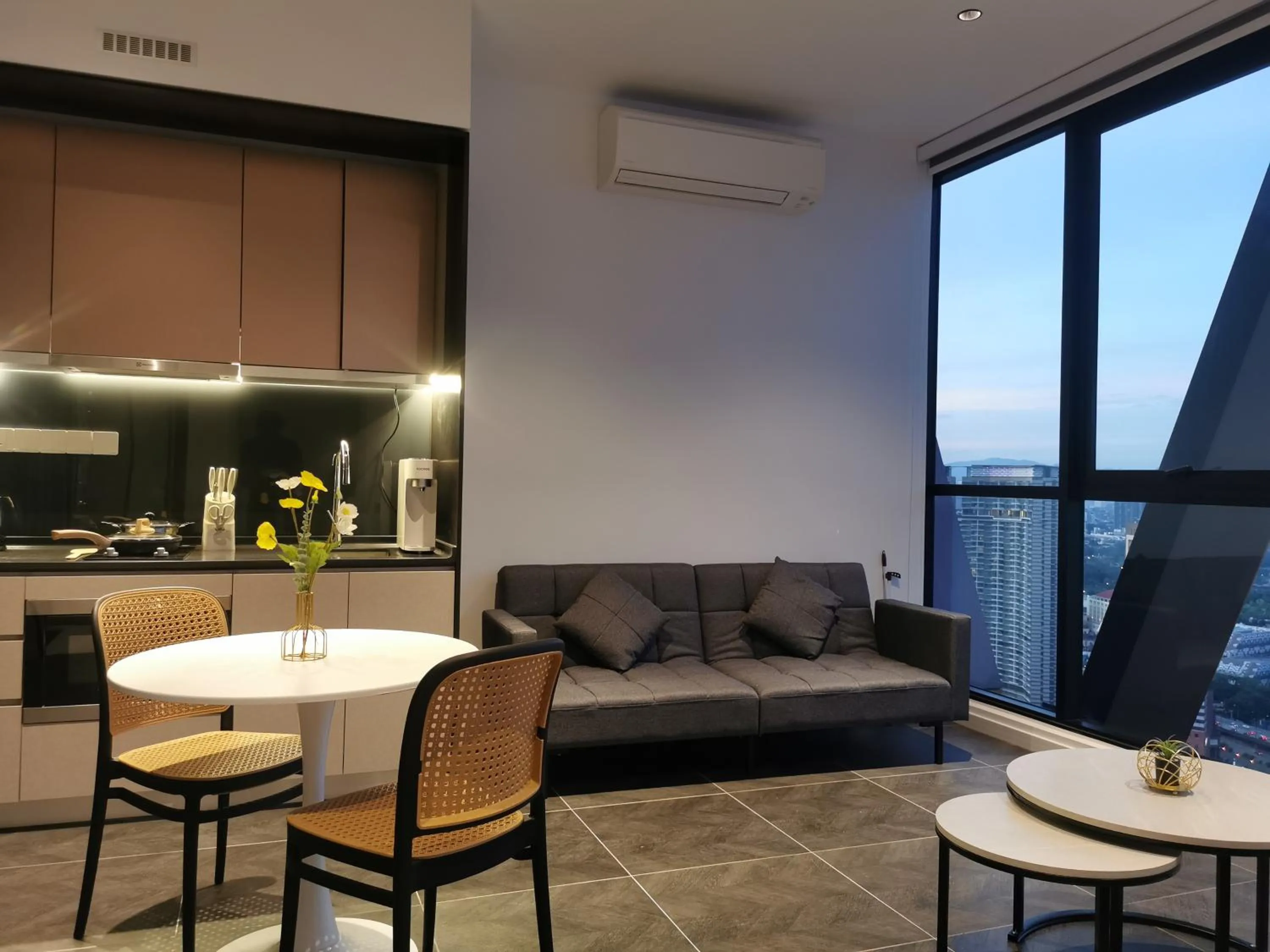 Scarletz Suites KLCC by De Harlequins Guesthouse