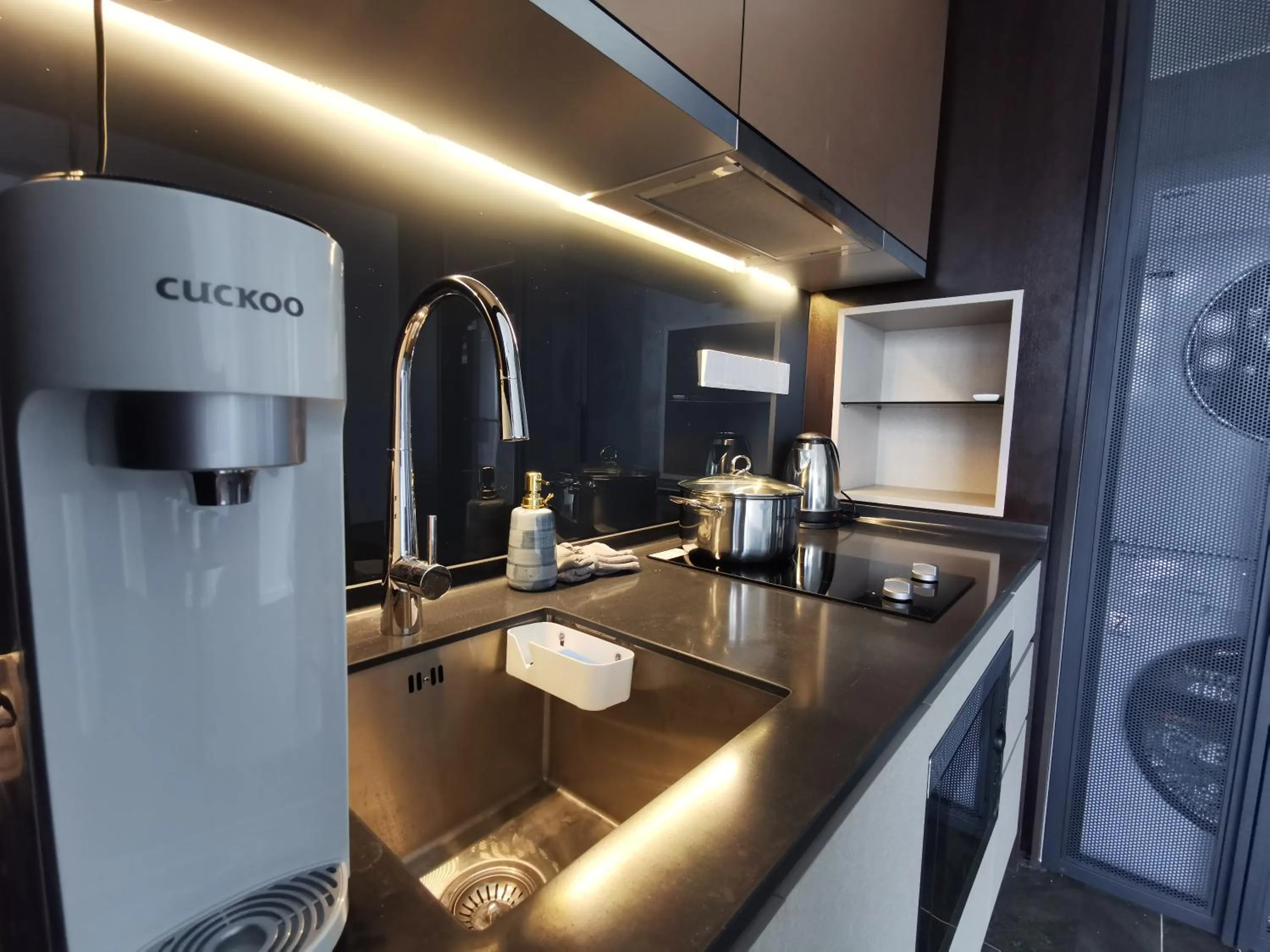 Scarletz Suites KLCC by De Harlequins Guesthouse