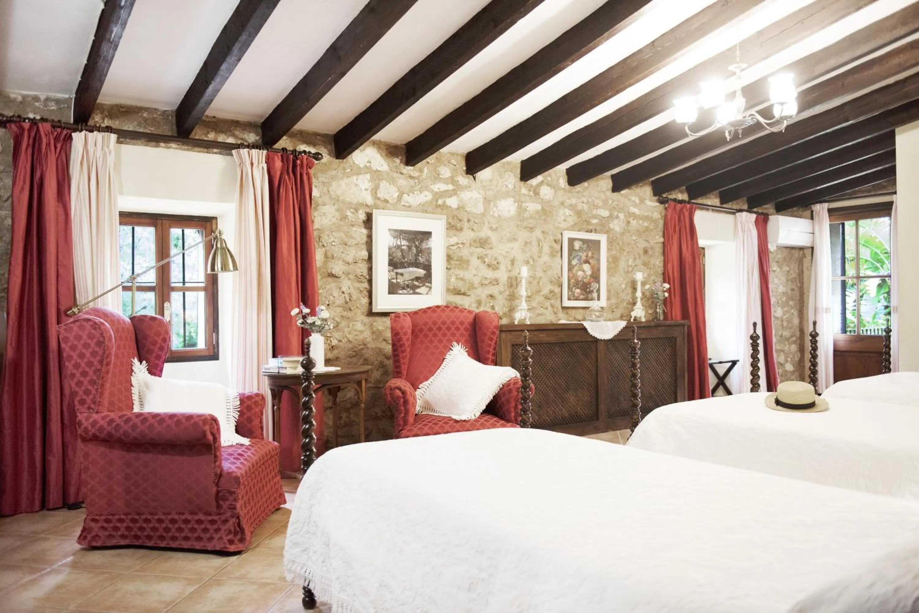 Photo of the whole room, Bed in Son Mercadal